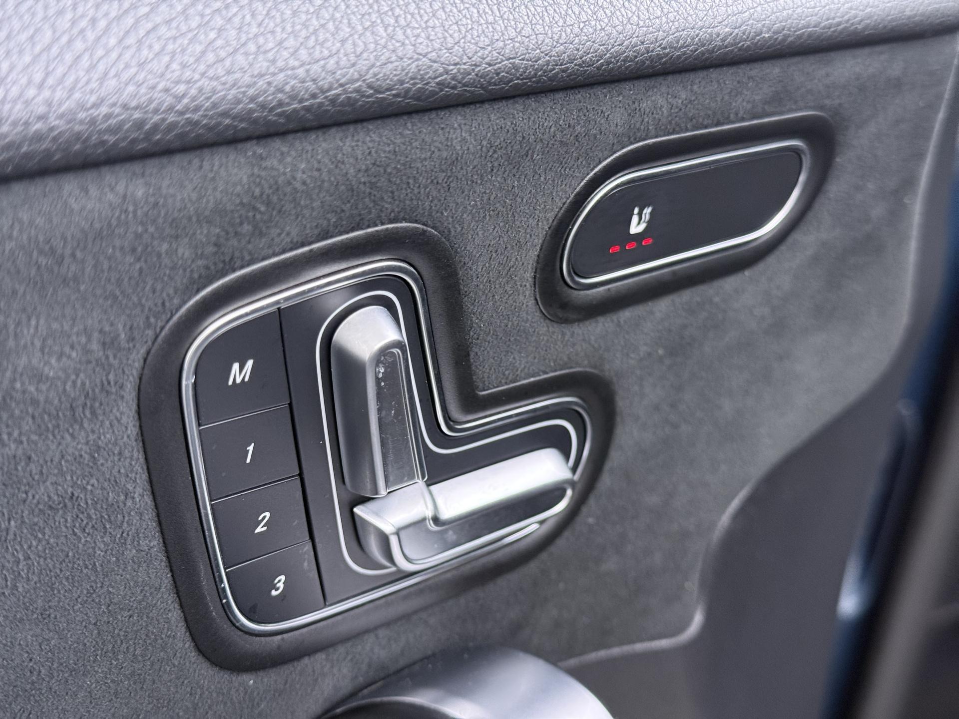 Mercedes-Benz A-klasse 250 e AMG Line 14