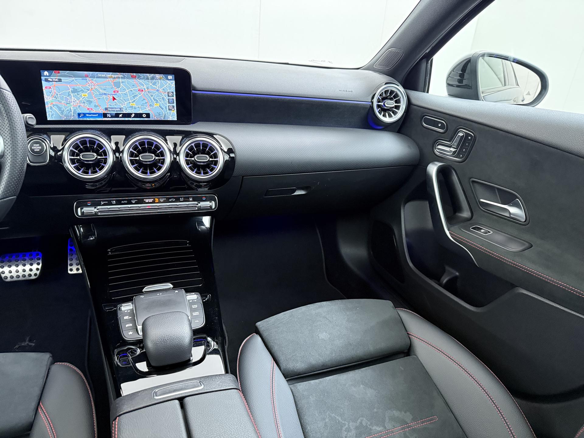 Mercedes-Benz A-klasse 250 e AMG Line 22