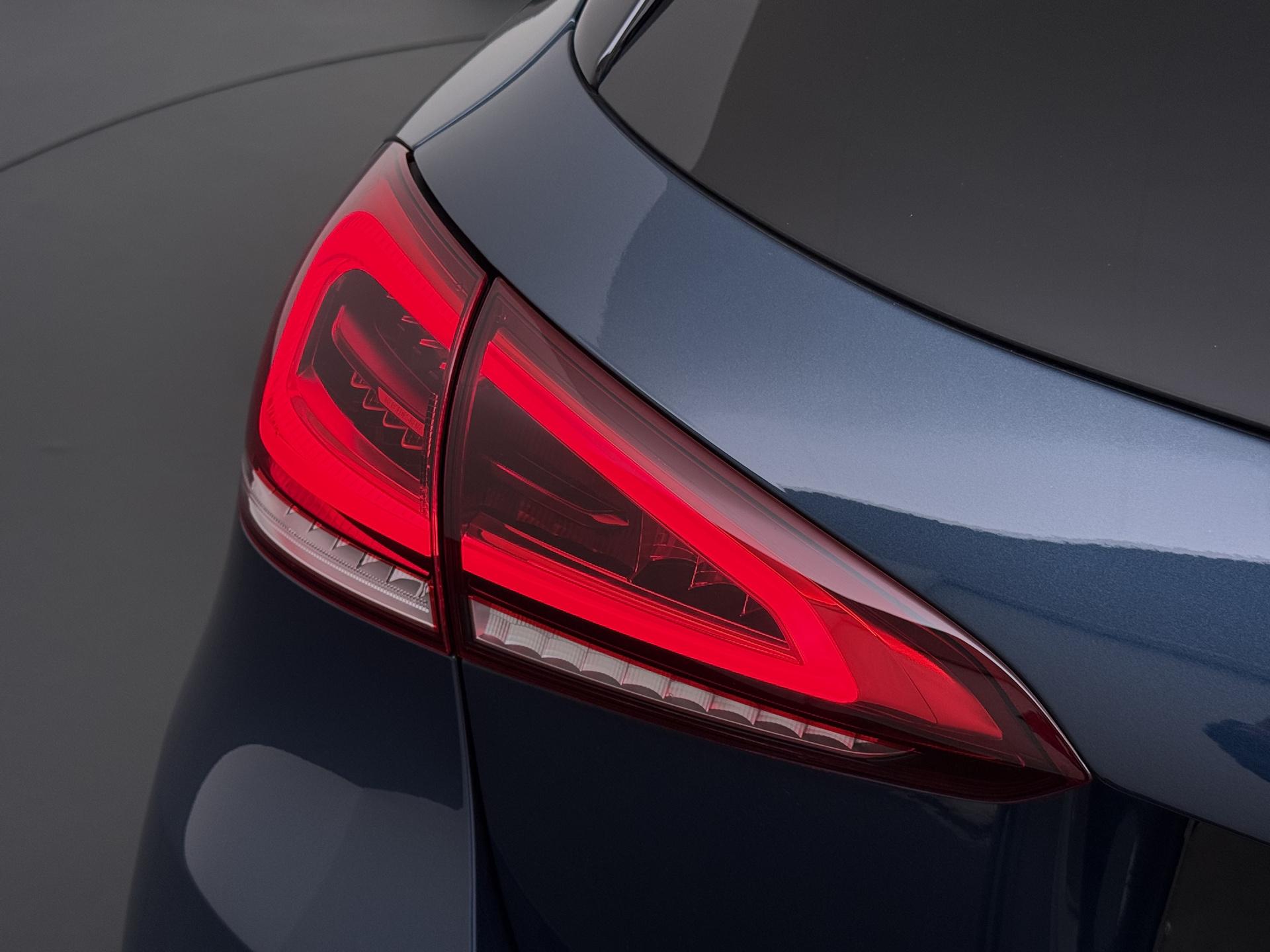 Mercedes-Benz A-klasse 250 e AMG Line 4