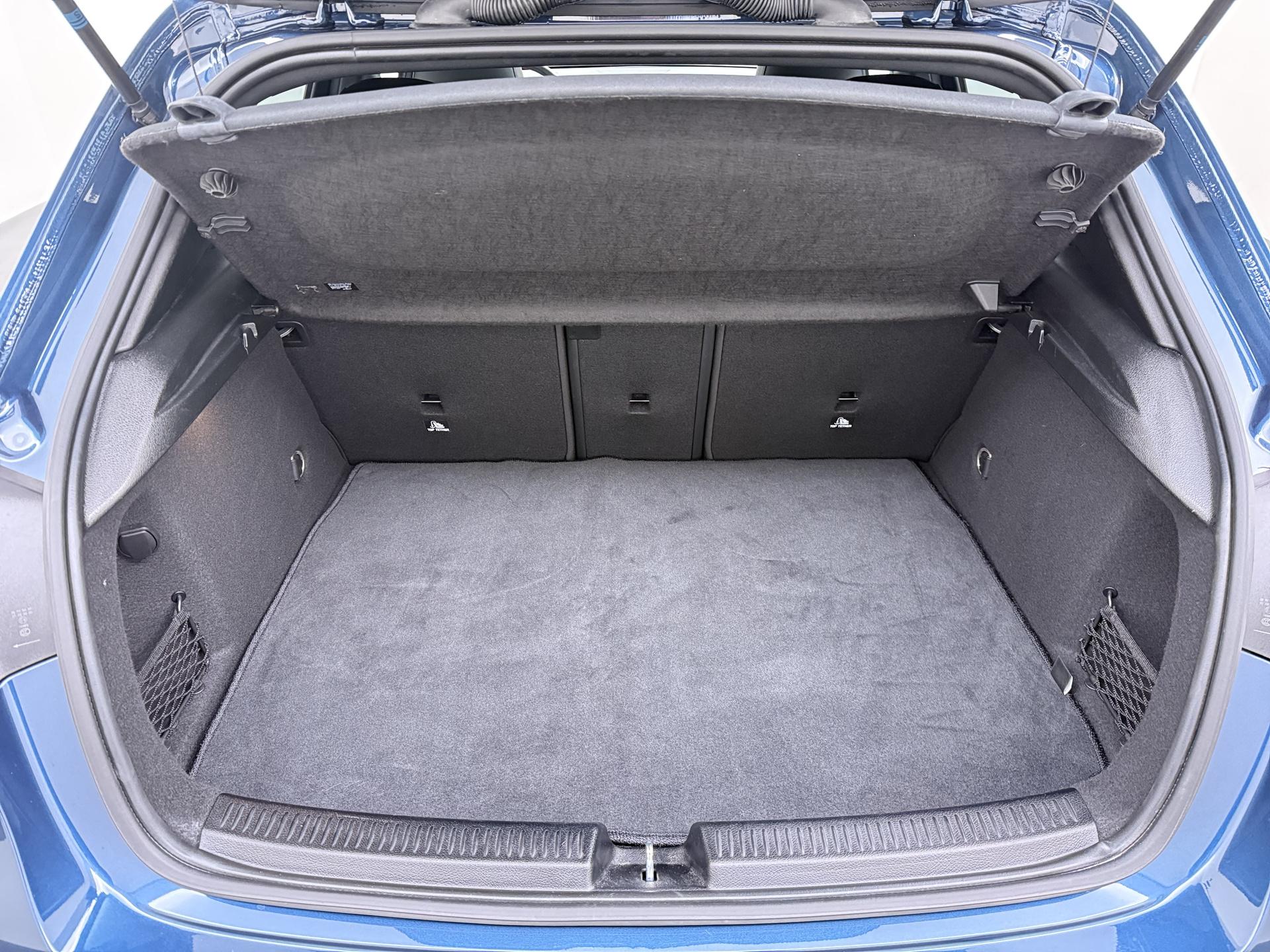 Mercedes-Benz A-klasse 250 e AMG Line 6