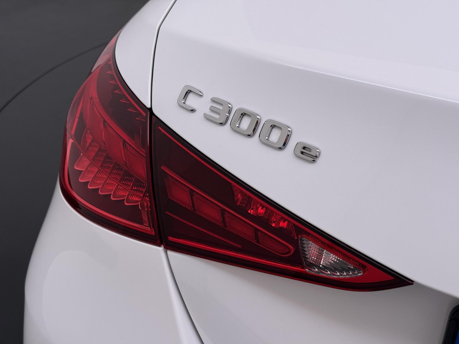 Mercedes-Benz C-klasse 300 e AMG Premium Plus Business Solution 17