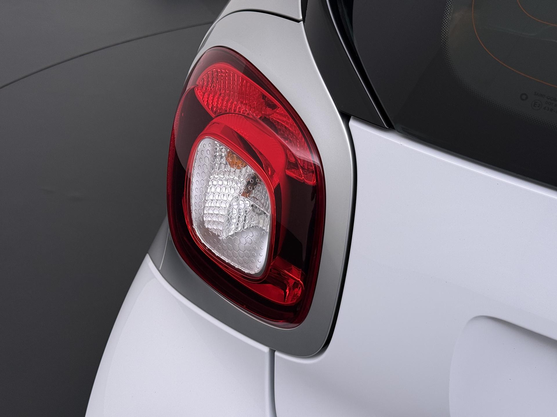 smart fortwo 1.0 Turbo Passion 4