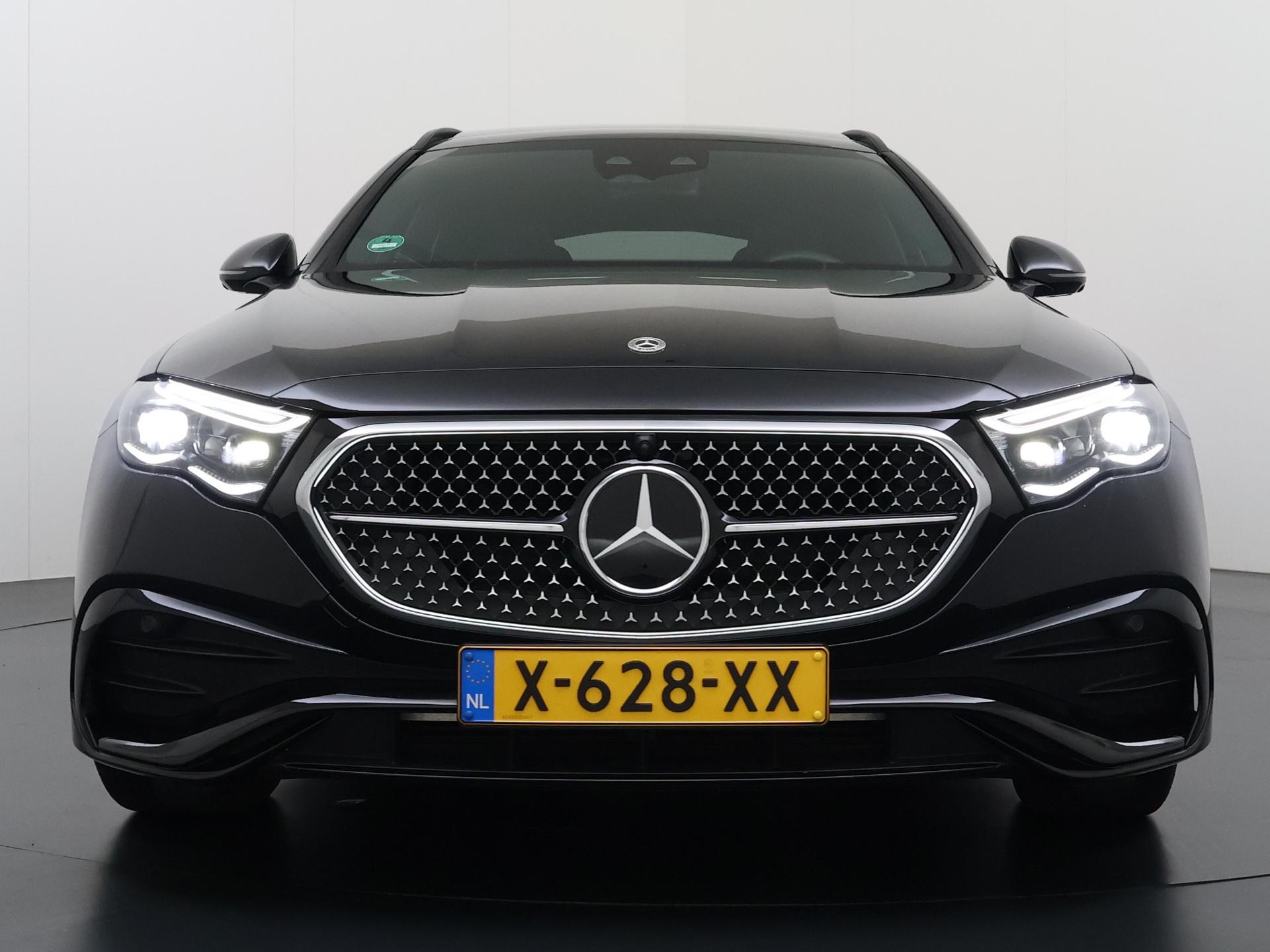 Mercedes-Benz E-klasse Estate 300 e AMG Line 13
