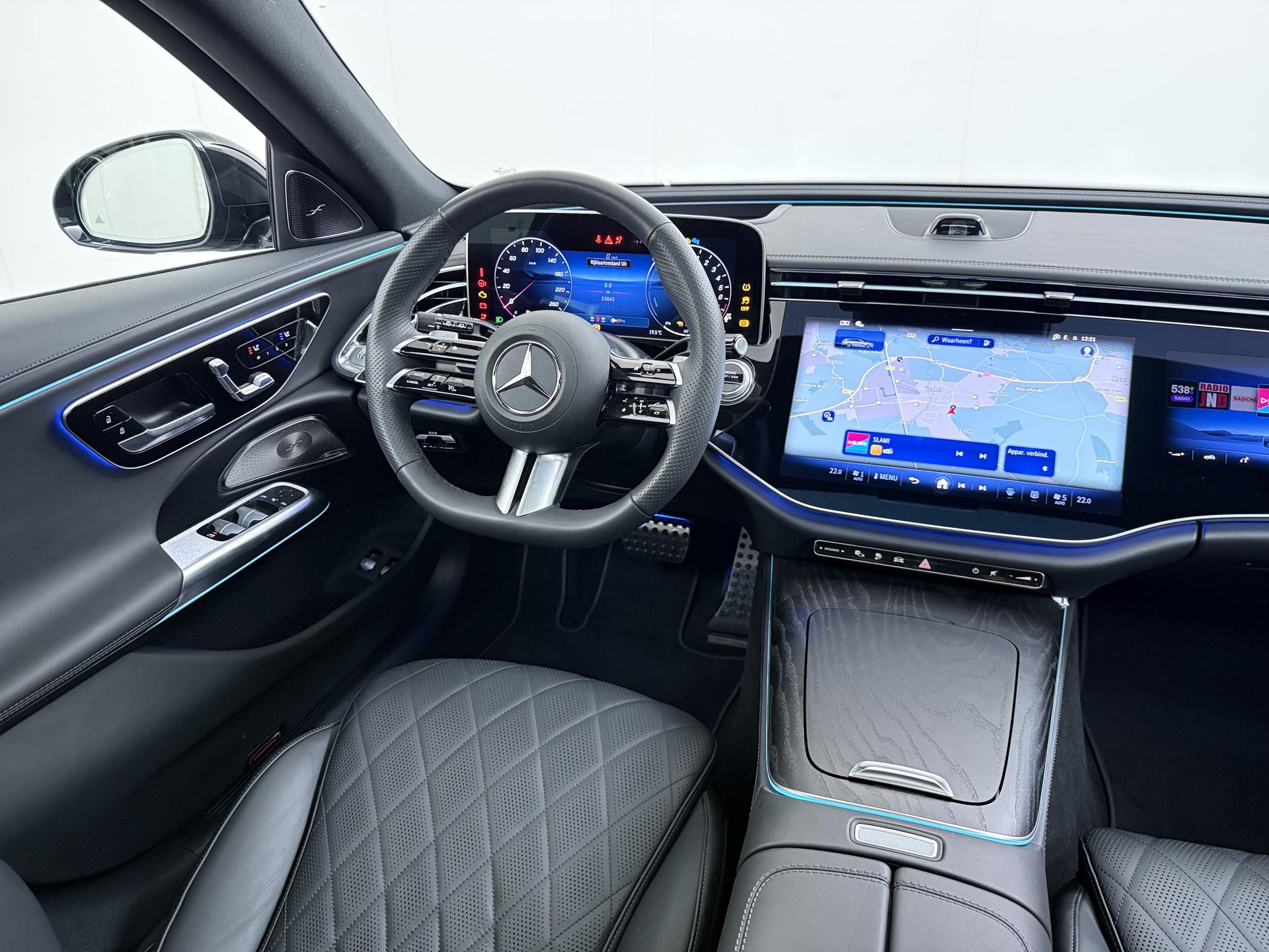 Mercedes-Benz E-klasse Estate 300 e AMG Line 18