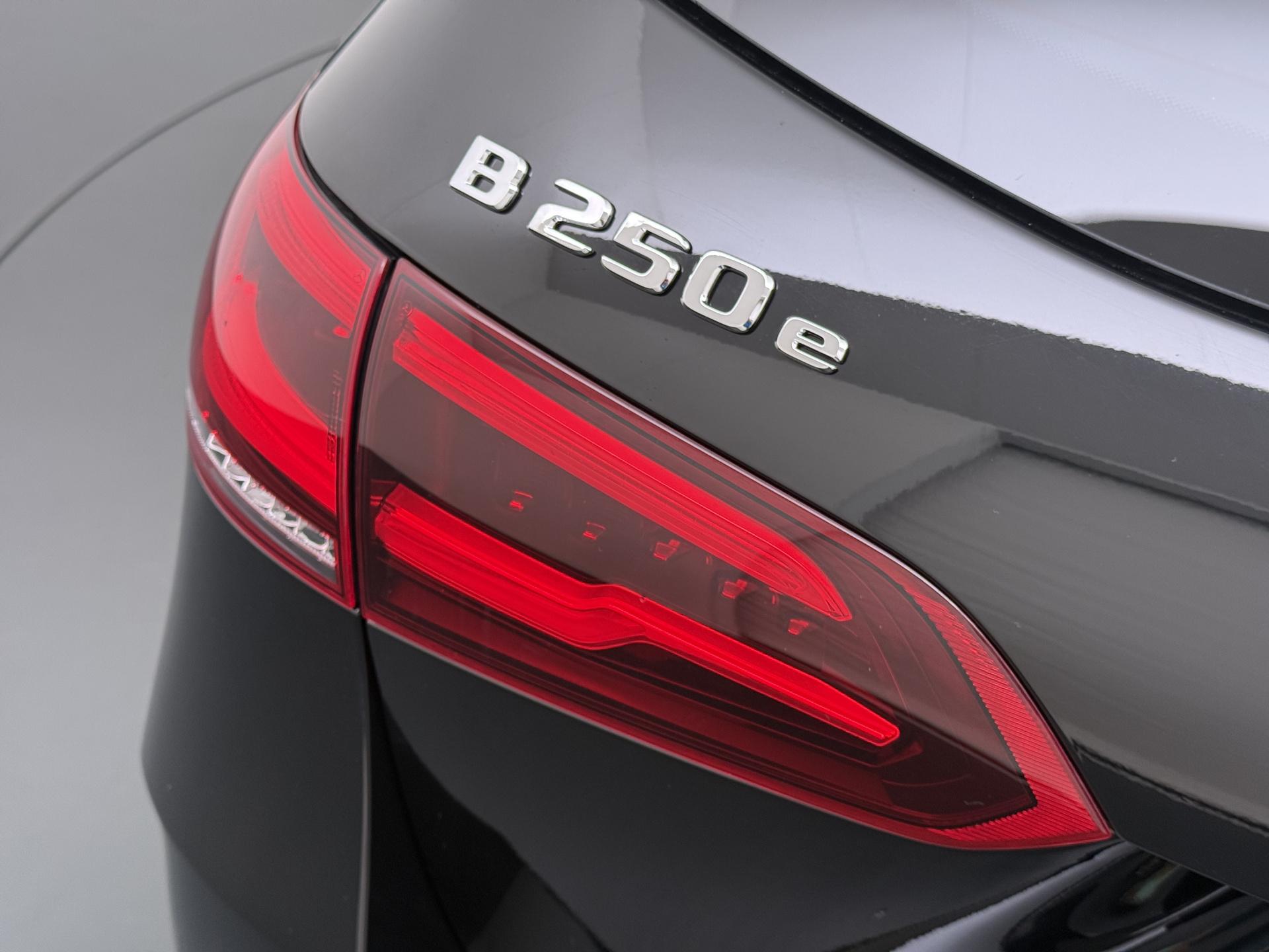 Mercedes-Benz B-klasse 250 e AMG Line 4