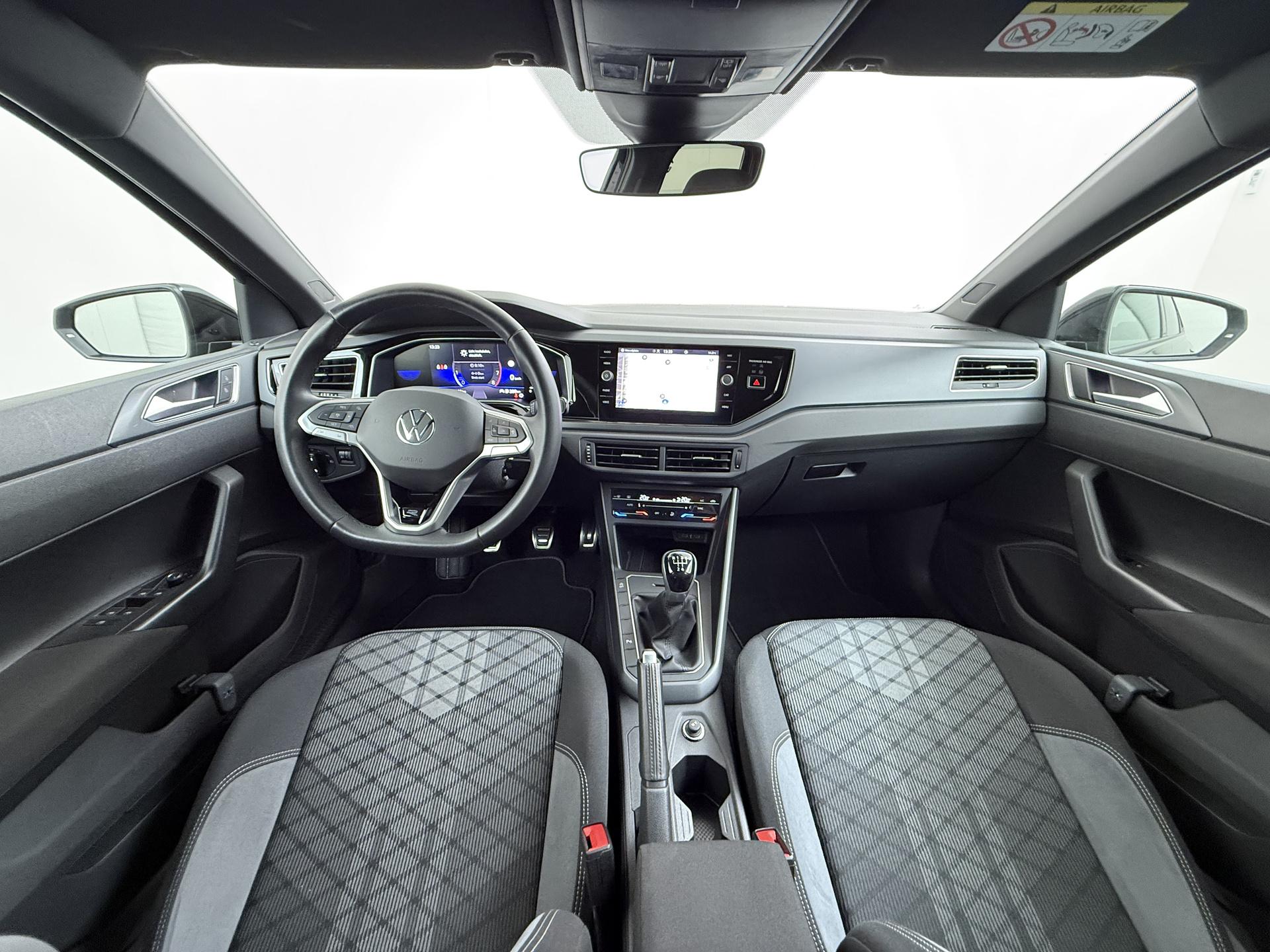 Volkswagen Polo 1.0 TSI R-Line 17