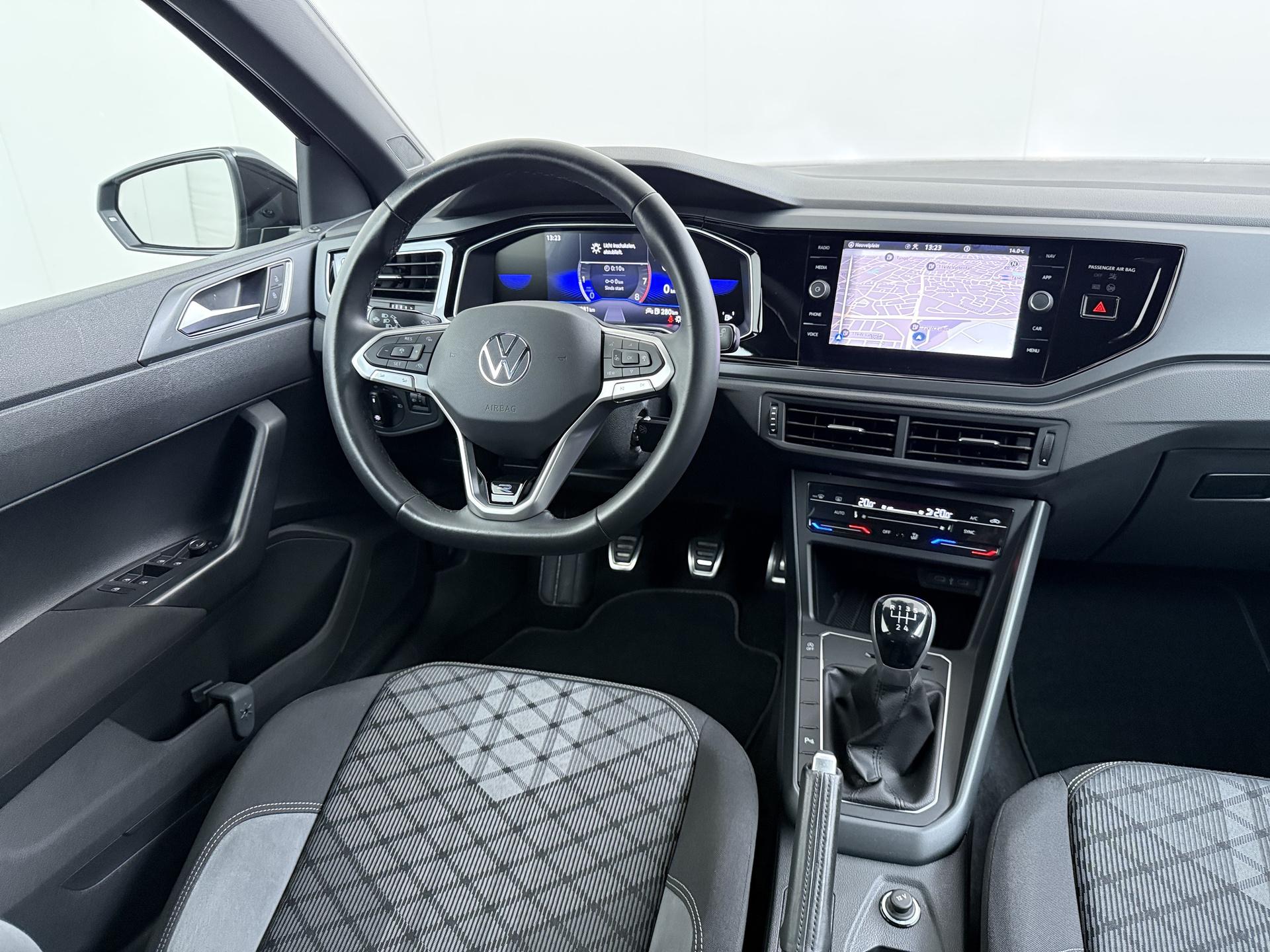 Volkswagen Polo 1.0 TSI R-Line 18