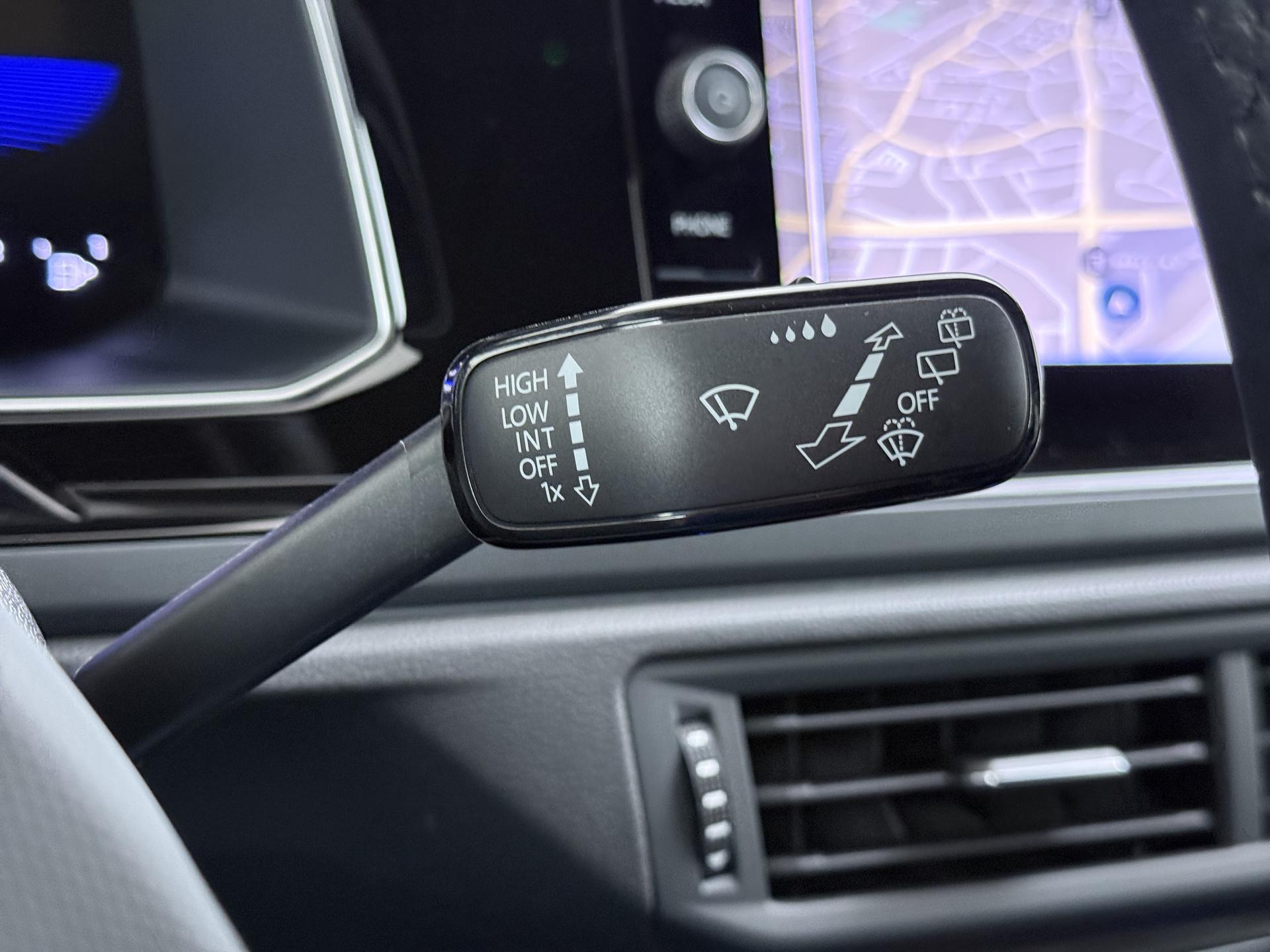 Volkswagen Polo 1.0 TSI R-Line 21