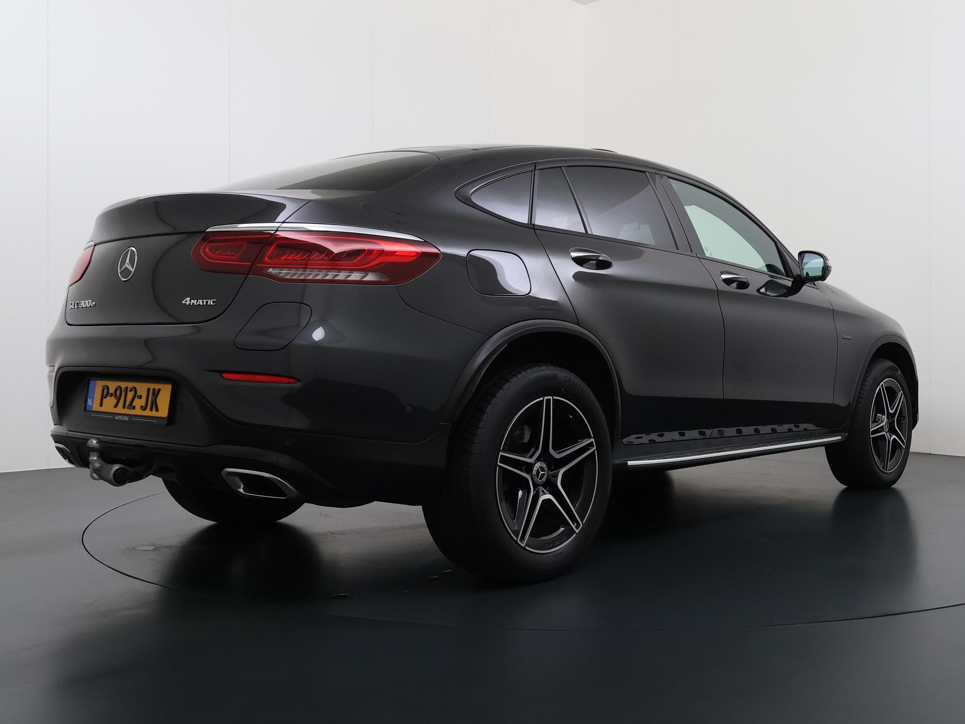 Mercedes-Benz GLC-klasse Coupé 300e 4MATIC Business Solution AMG 2