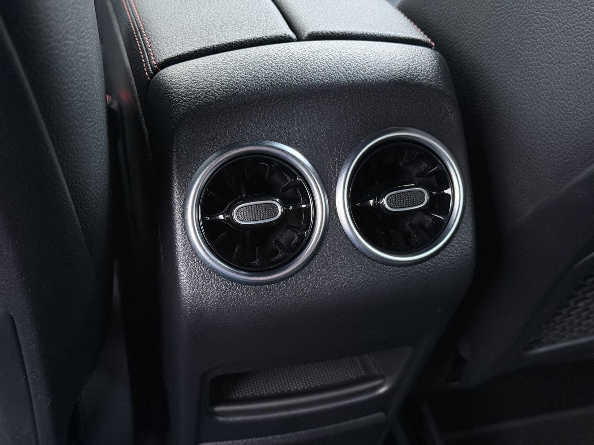 Mercedes-Benz B-klasse 180 AMG Business Solution 25