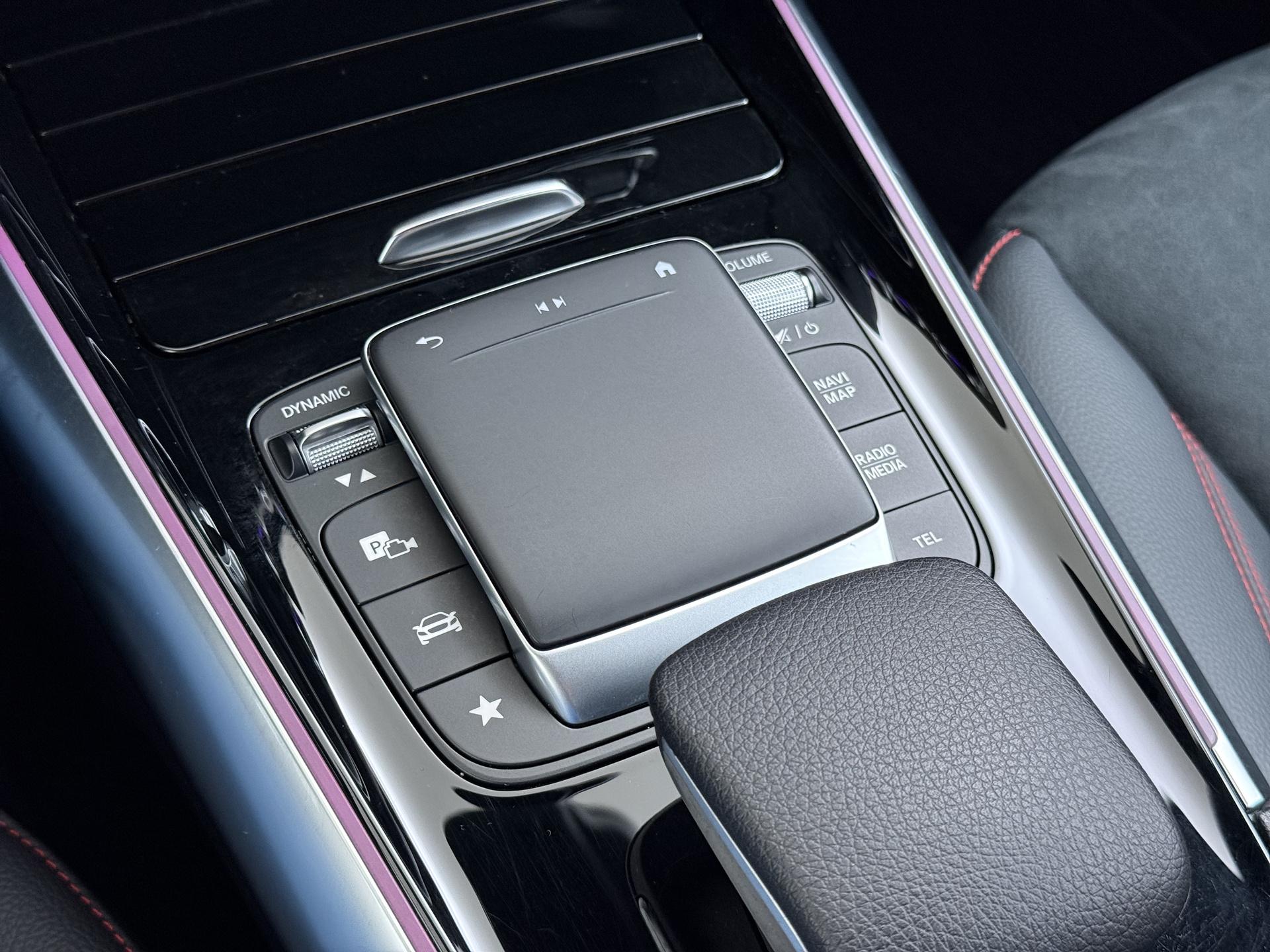 Mercedes-Benz B-klasse 180 AMG Business Solution 44