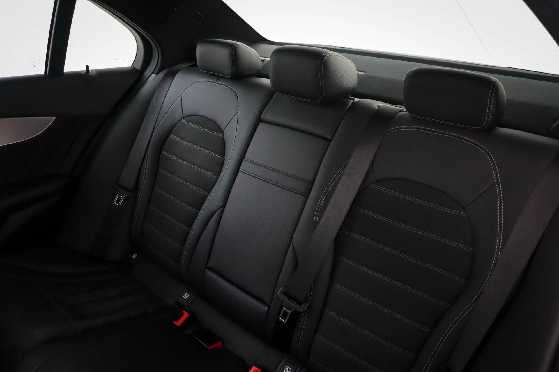 Mercedes-Benz C-Klasse 180 AMG Business Line 17