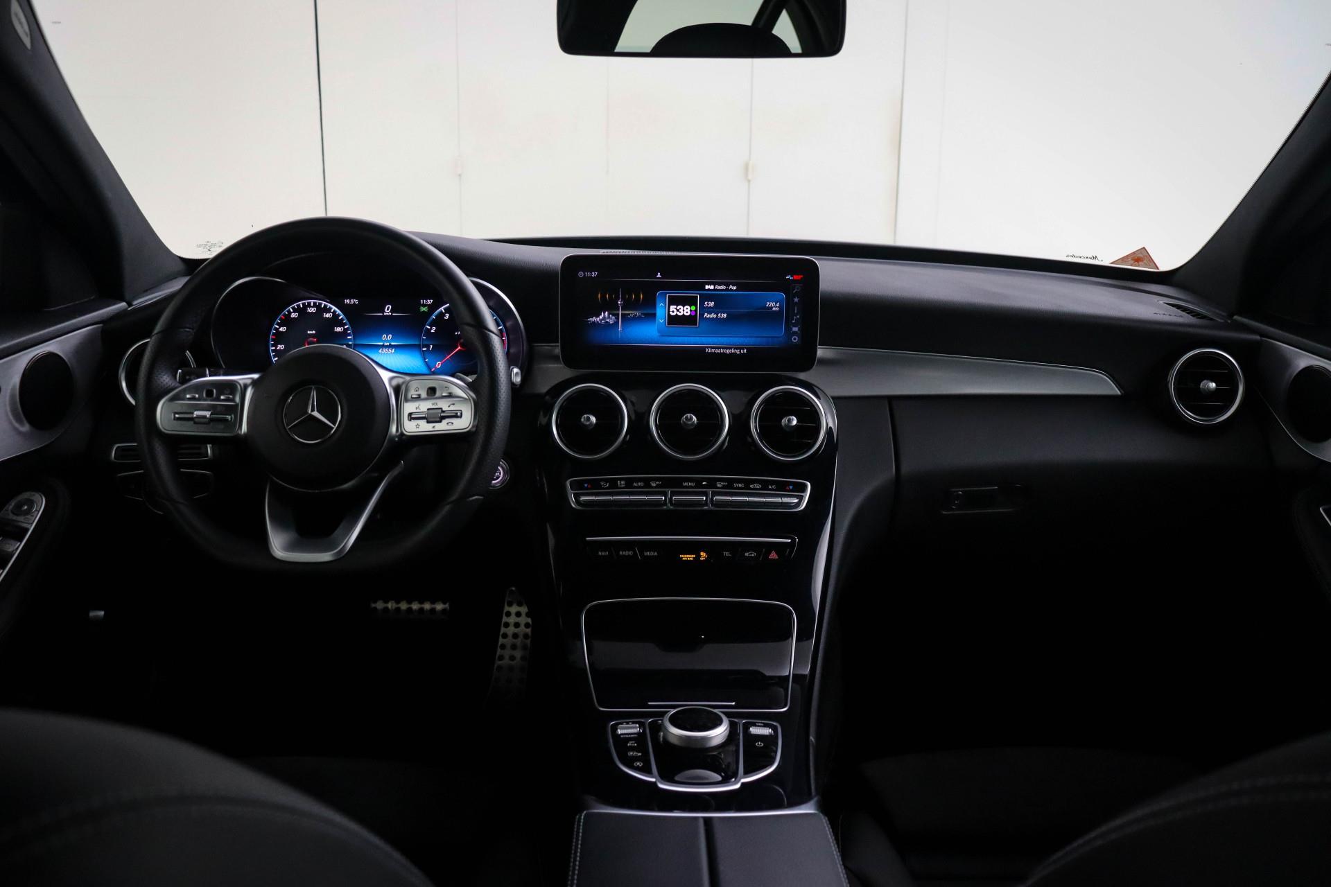 Mercedes-Benz C-Klasse 180 AMG Business Line 18