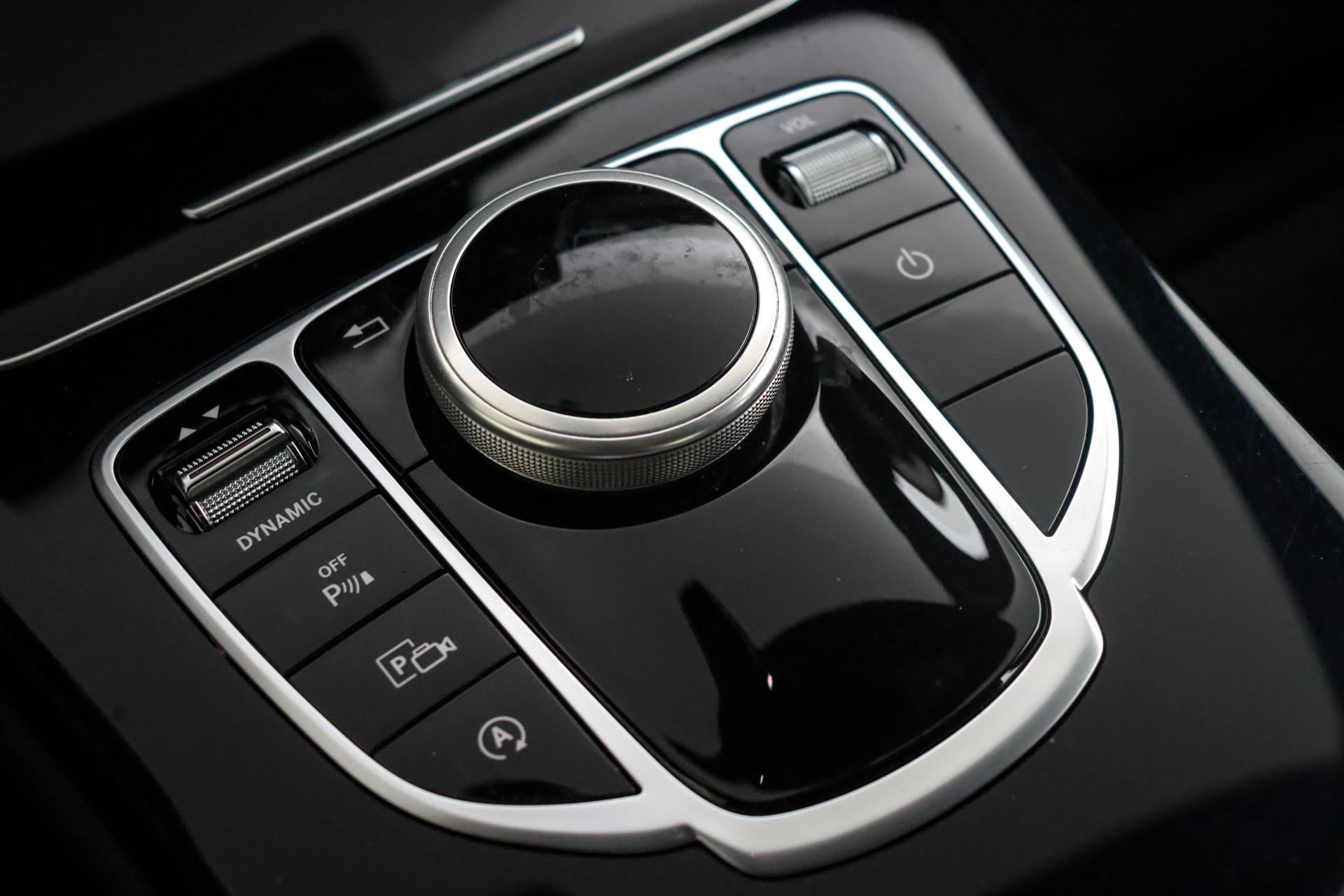 Mercedes-Benz C-Klasse 180 AMG Business Line 22