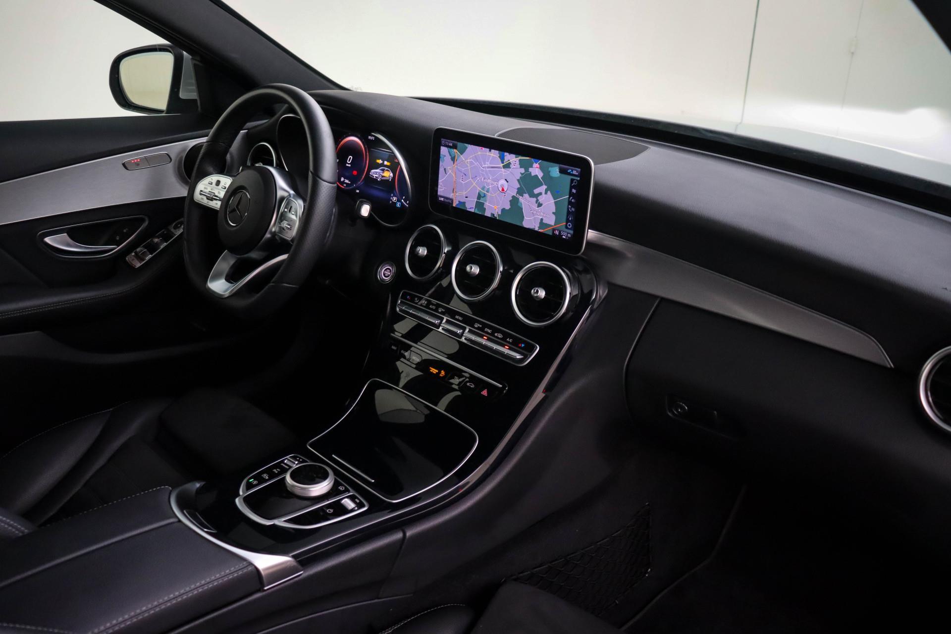 Mercedes-Benz C-Klasse 180 AMG Business Line 3