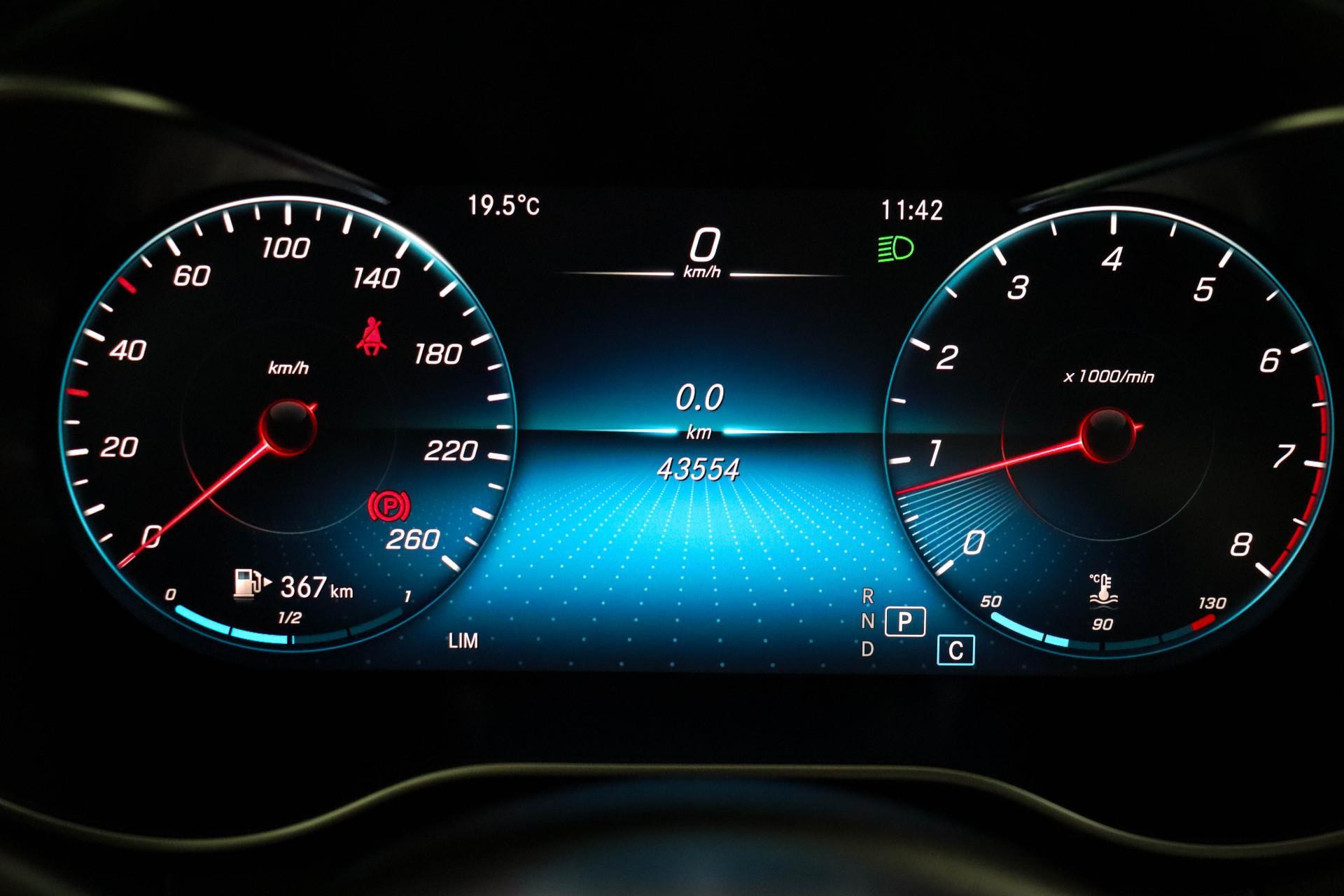 Mercedes-Benz C-Klasse 180 AMG Business Line 31