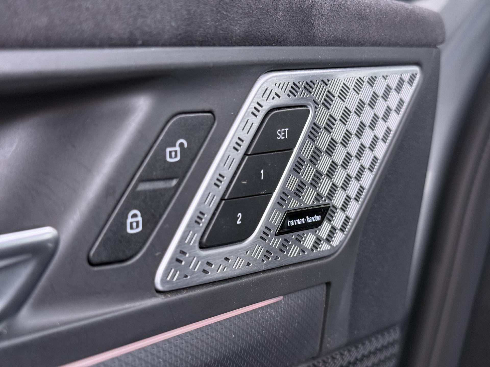 BMW iX2 xDrive30 67 kWh 17