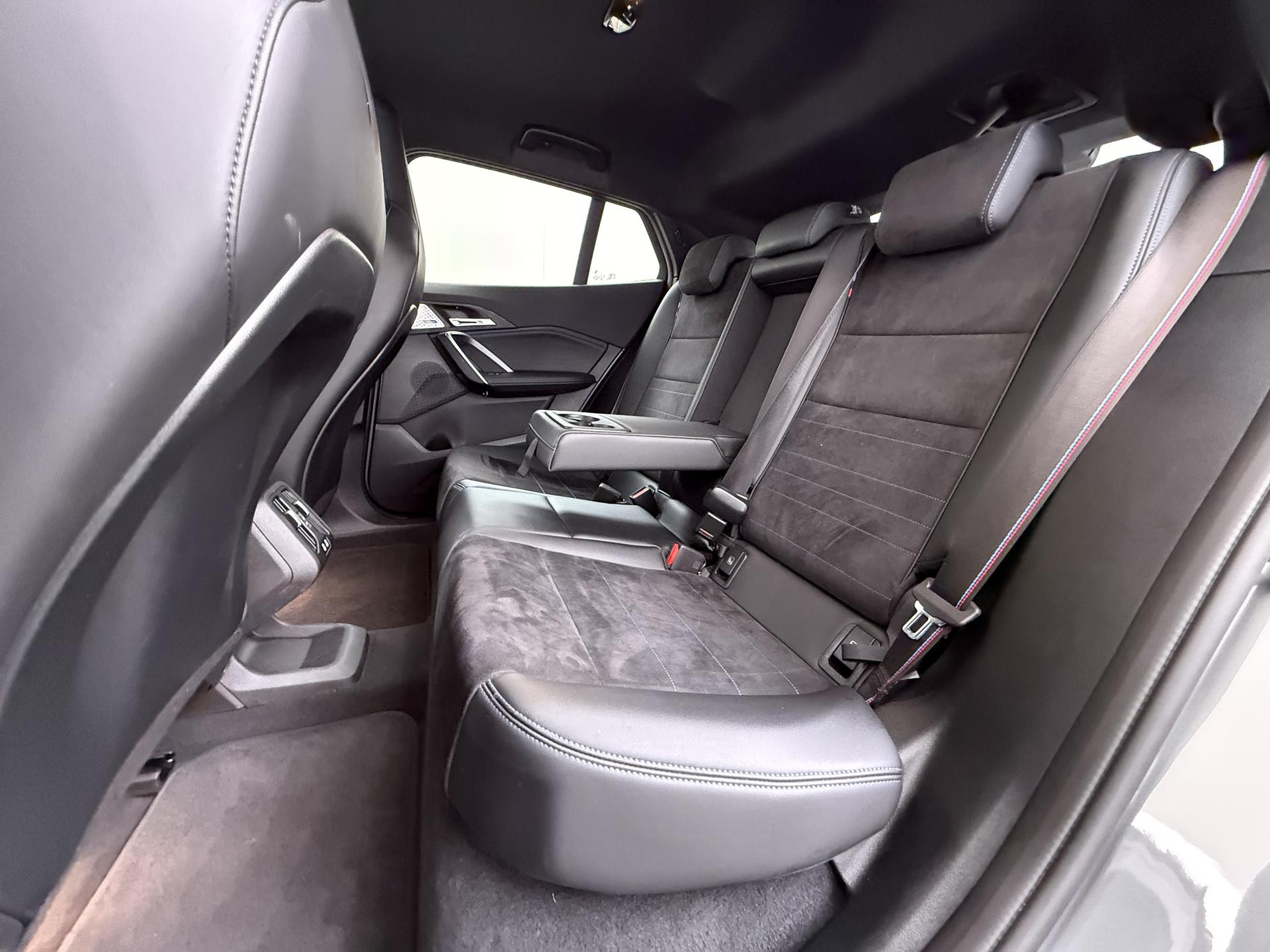 BMW iX2 xDrive30 67 kWh 19