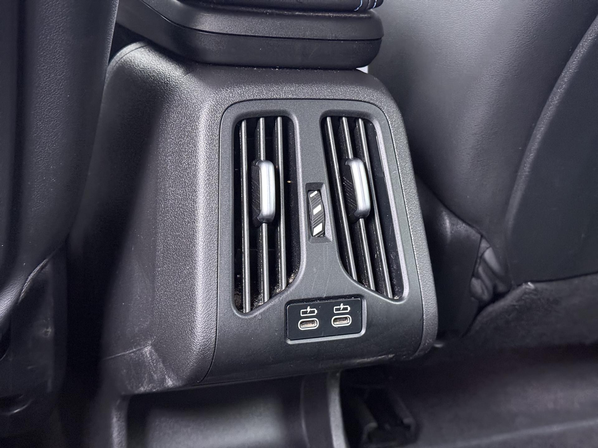 BMW iX2 xDrive30 67 kWh 20