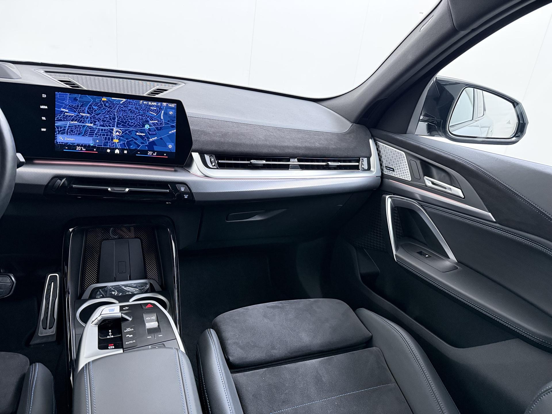 BMW iX2 xDrive30 67 kWh 22