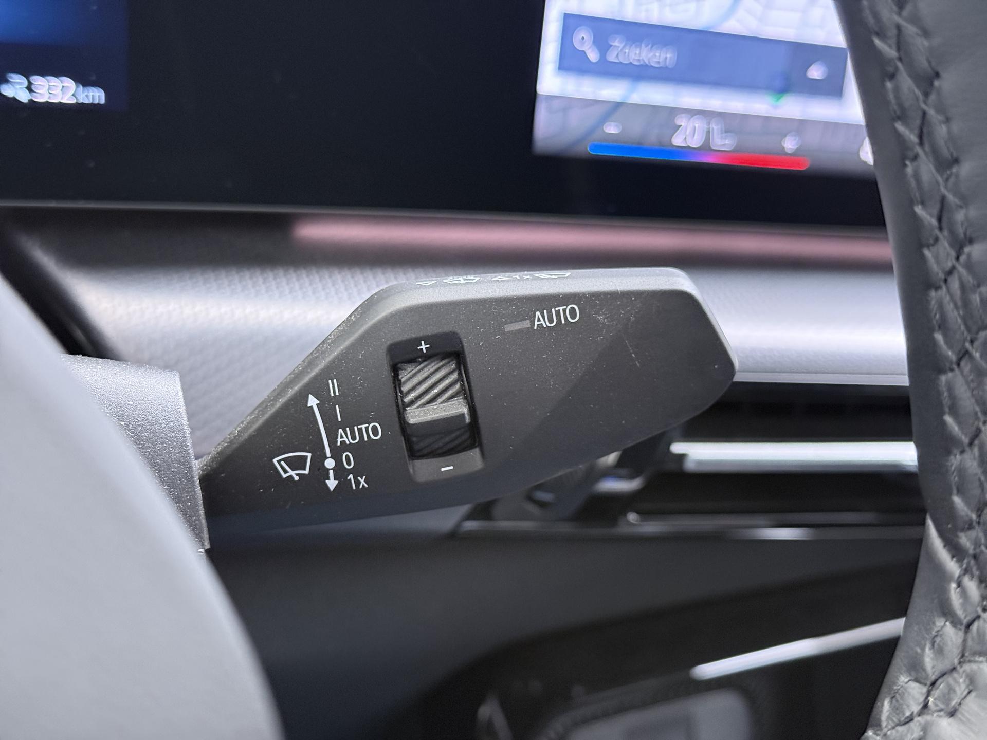 BMW iX2 xDrive30 67 kWh 24