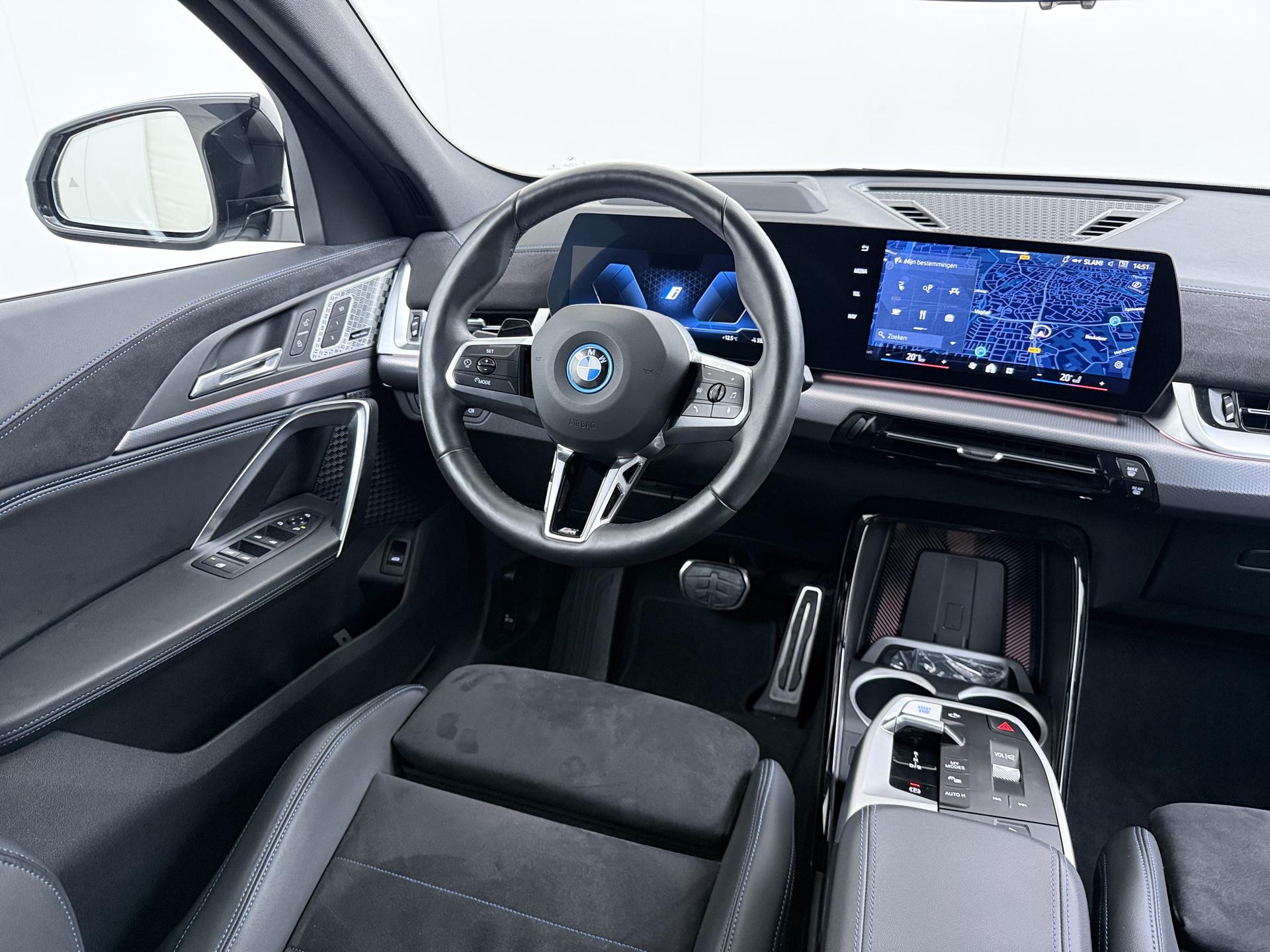 BMW iX2 xDrive30 67 kWh 5