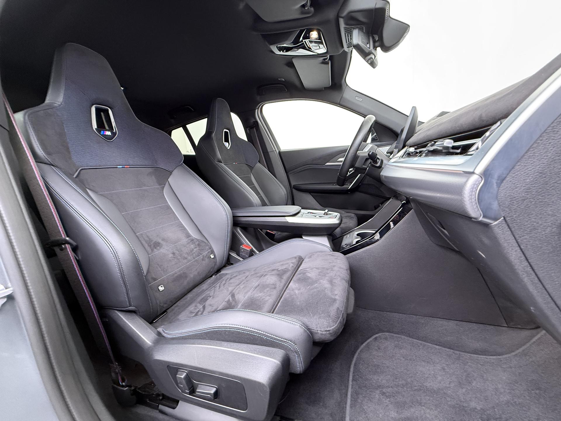 BMW iX2 xDrive30 67 kWh 6