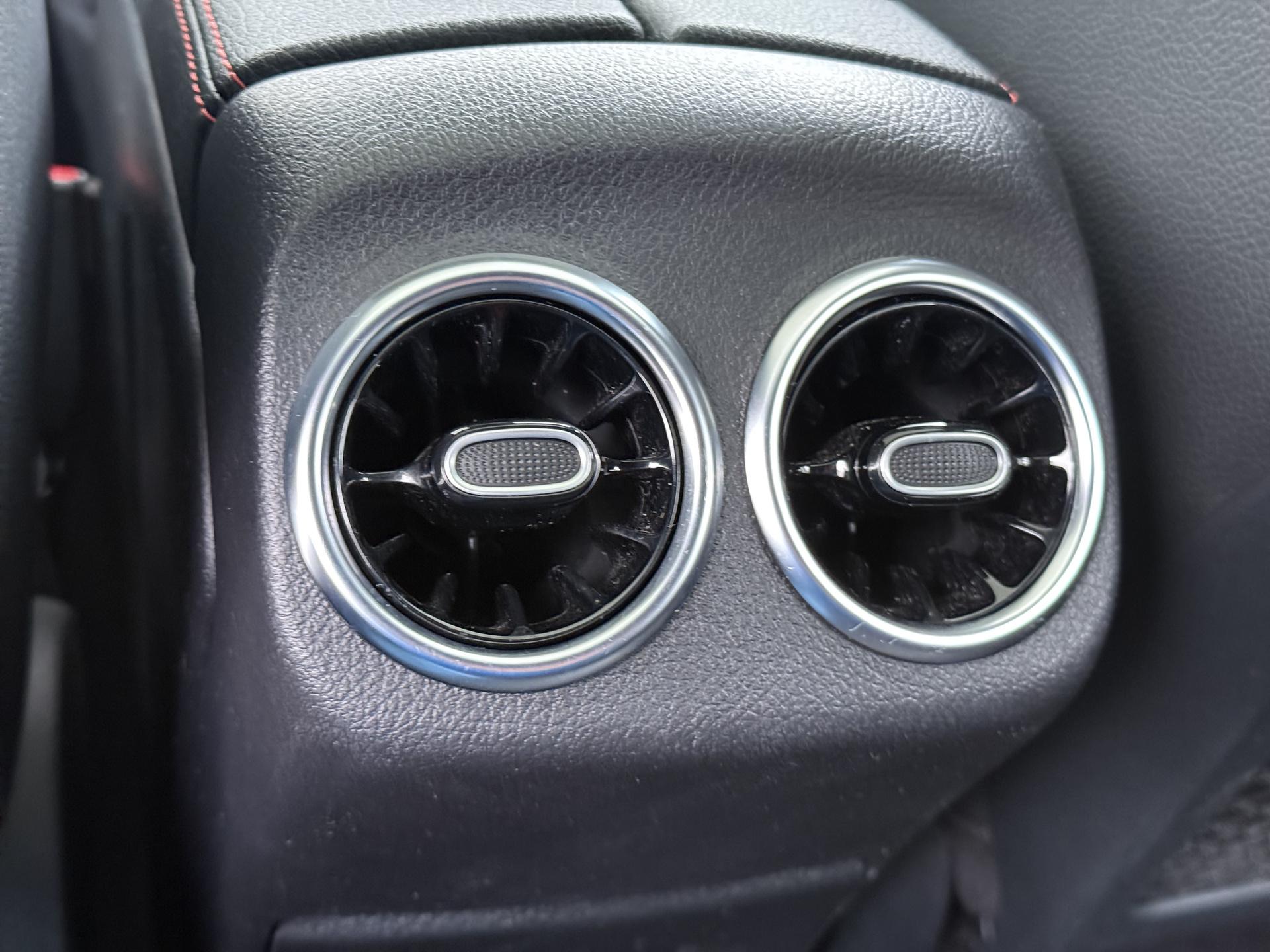 Mercedes-Benz A-klasse 180 AMG Business Solution 29