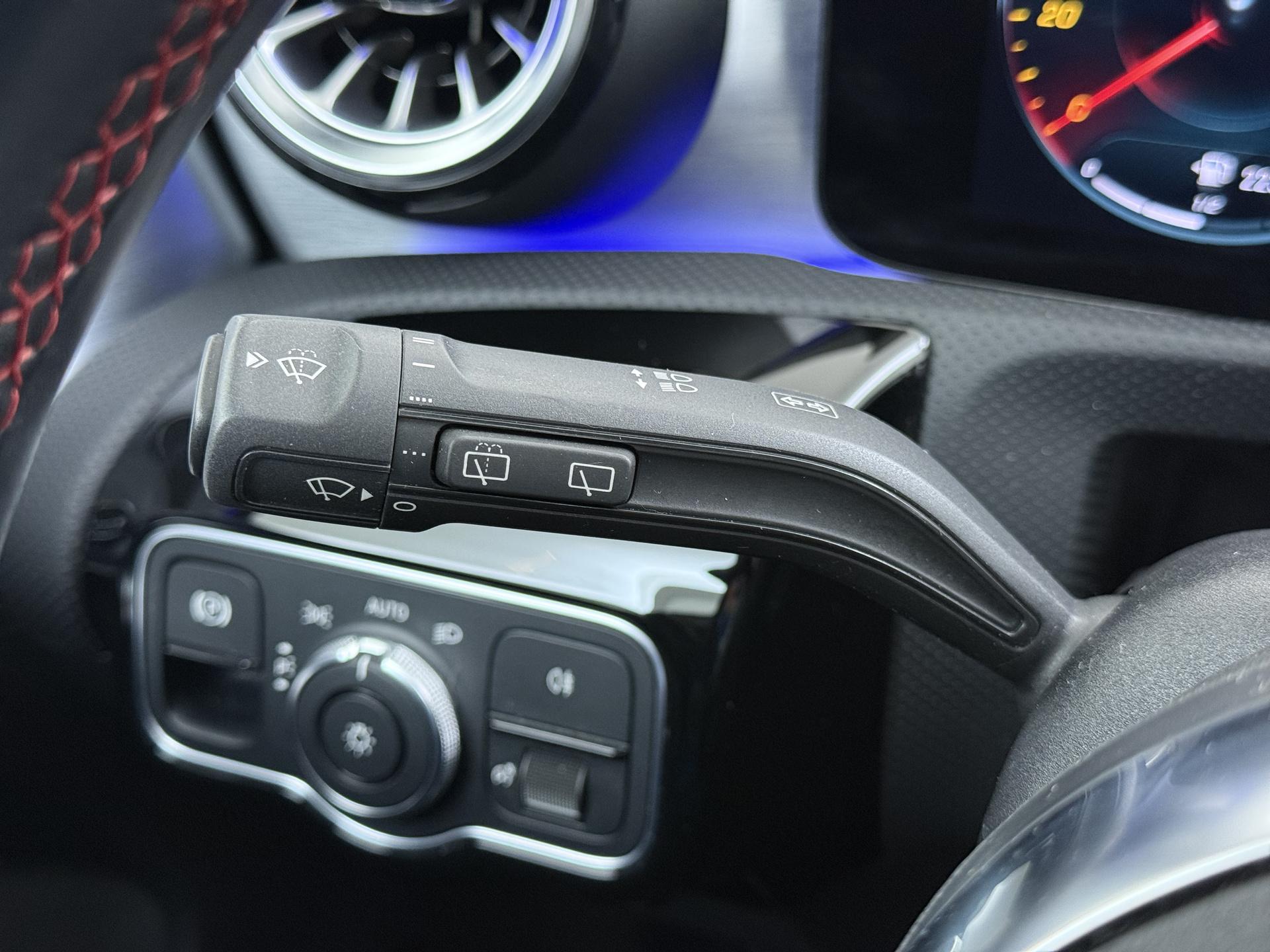 Mercedes-Benz A-klasse 180 AMG Business Solution 32