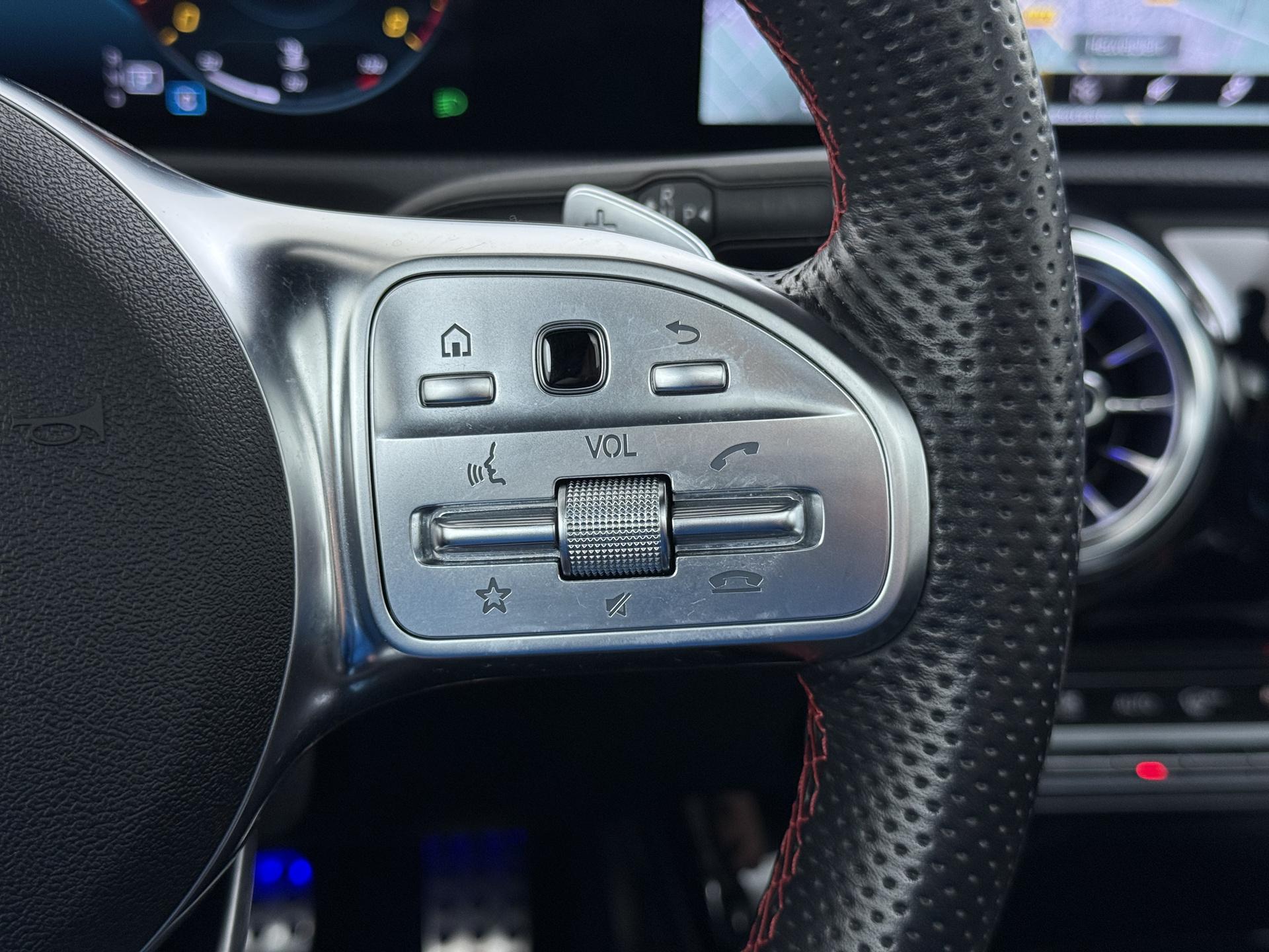 Mercedes-Benz A-klasse 180 AMG Business Solution 34