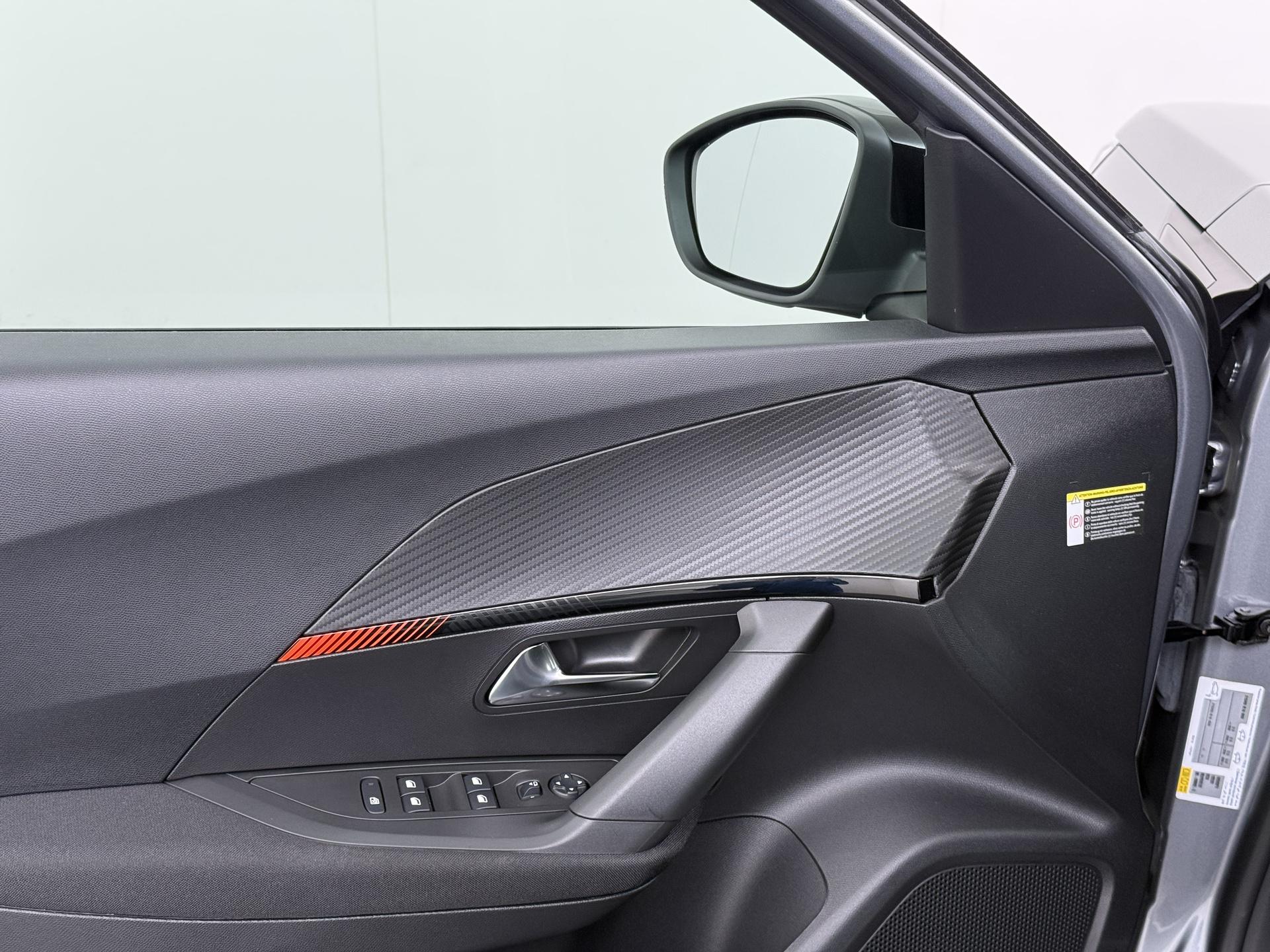 Peugeot e-2008 EV Active Pack 50 kWh 10