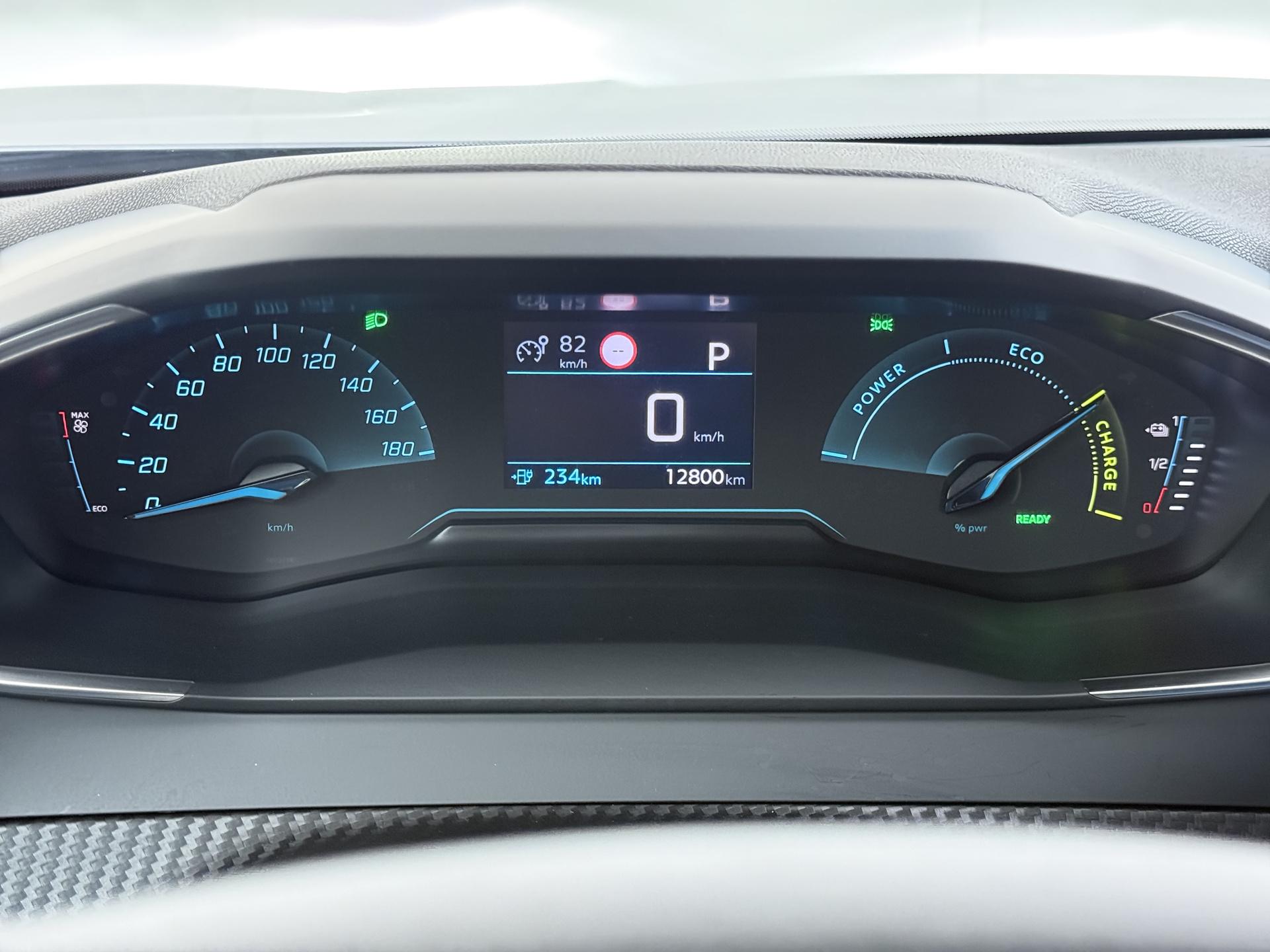 Peugeot e-2008 EV Active Pack 50 kWh 23