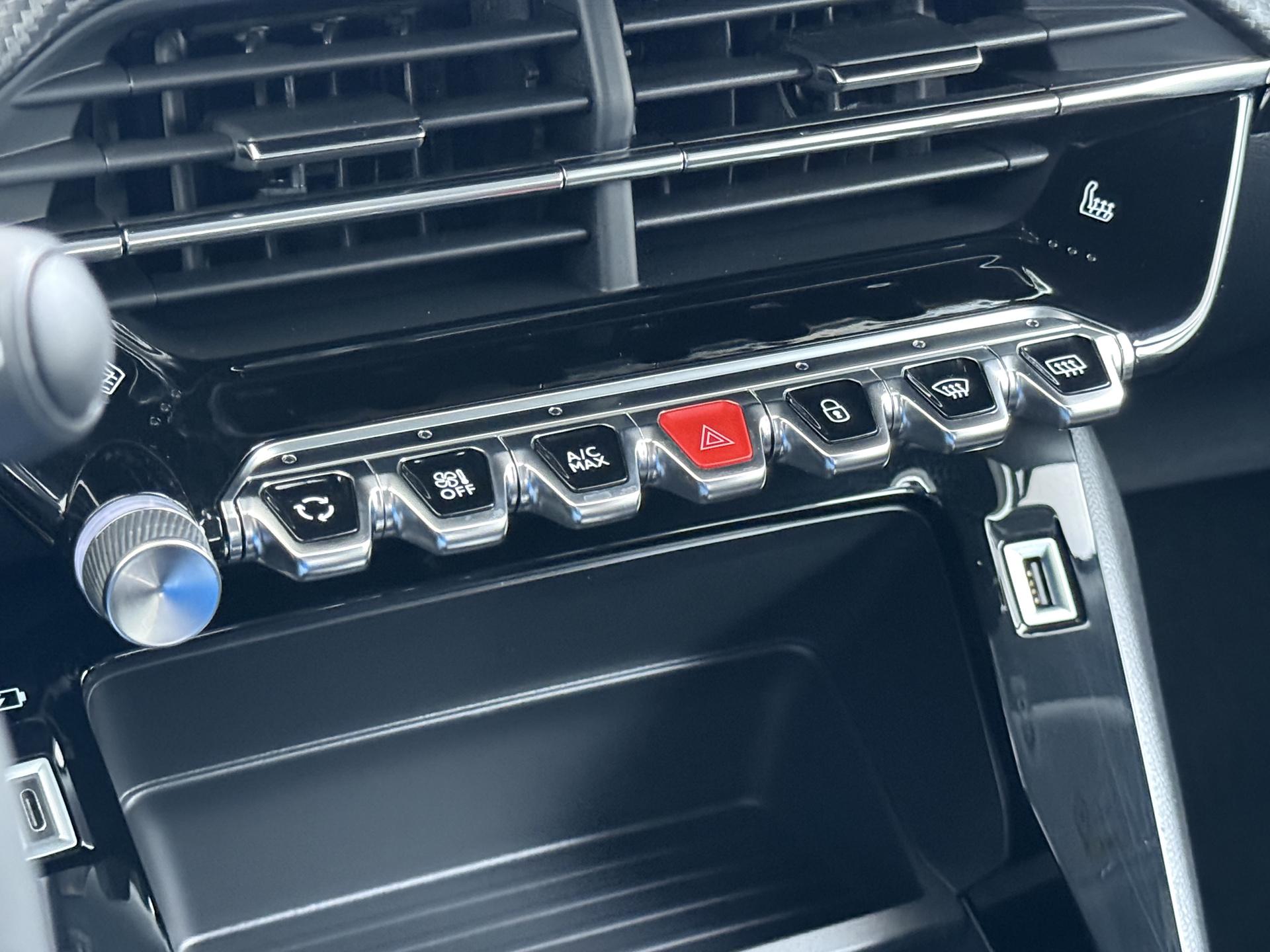 Peugeot e-2008 EV Active Pack 50 kWh 30