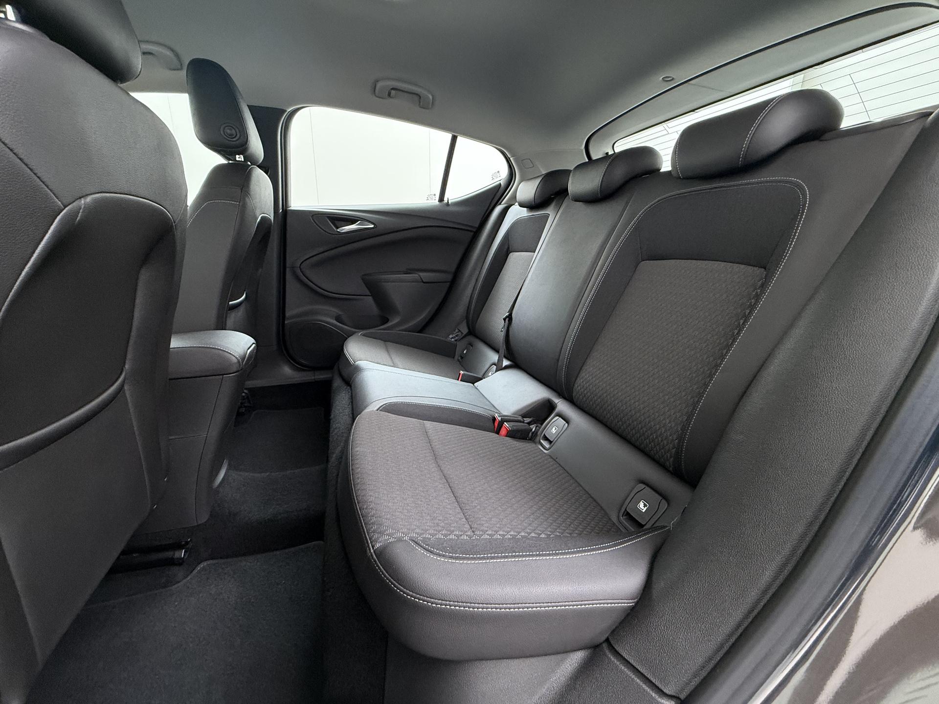 Opel Astra 1.4 Innovation 15