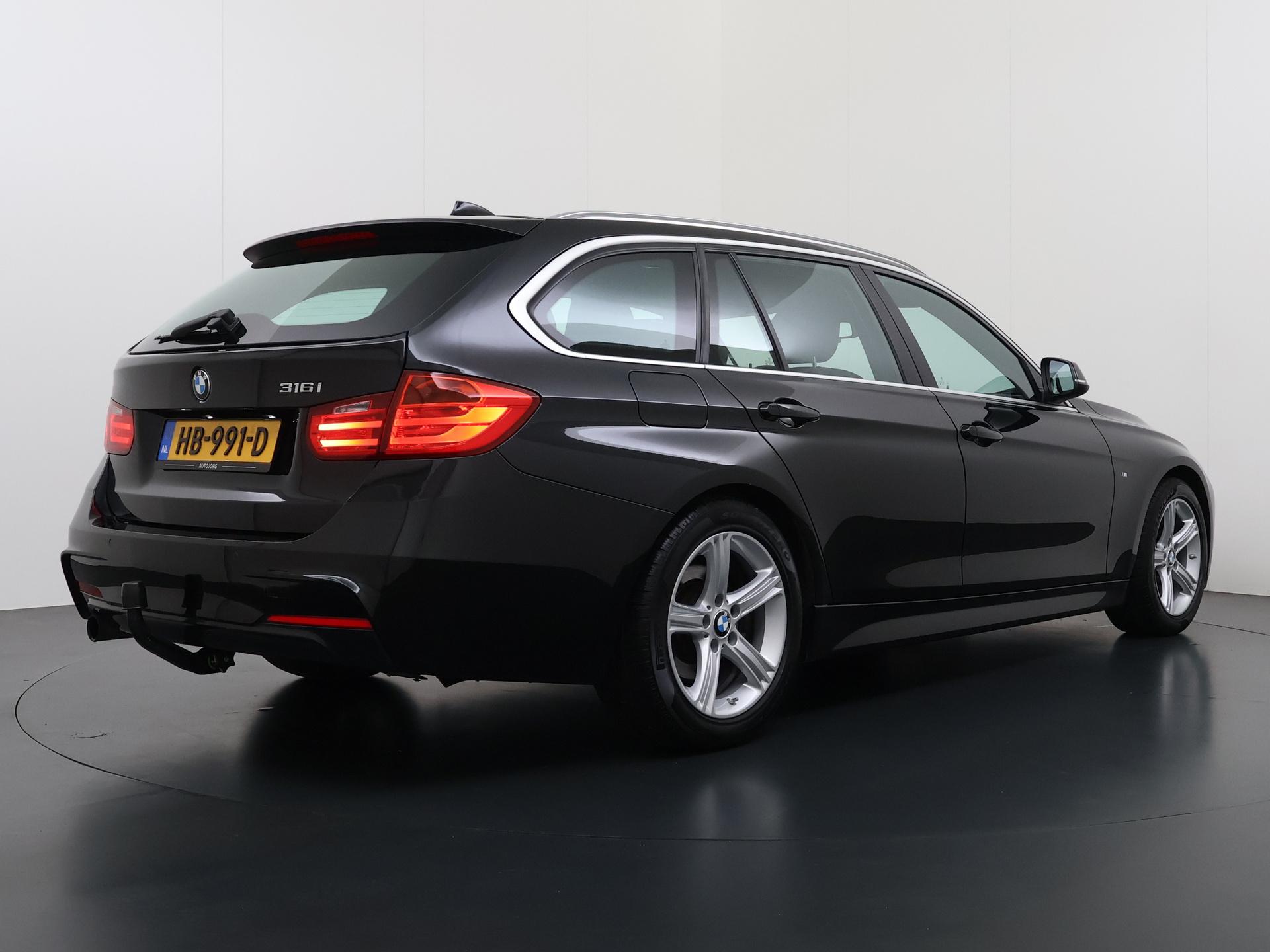 BMW 3-serie Touring 316i Executive 2