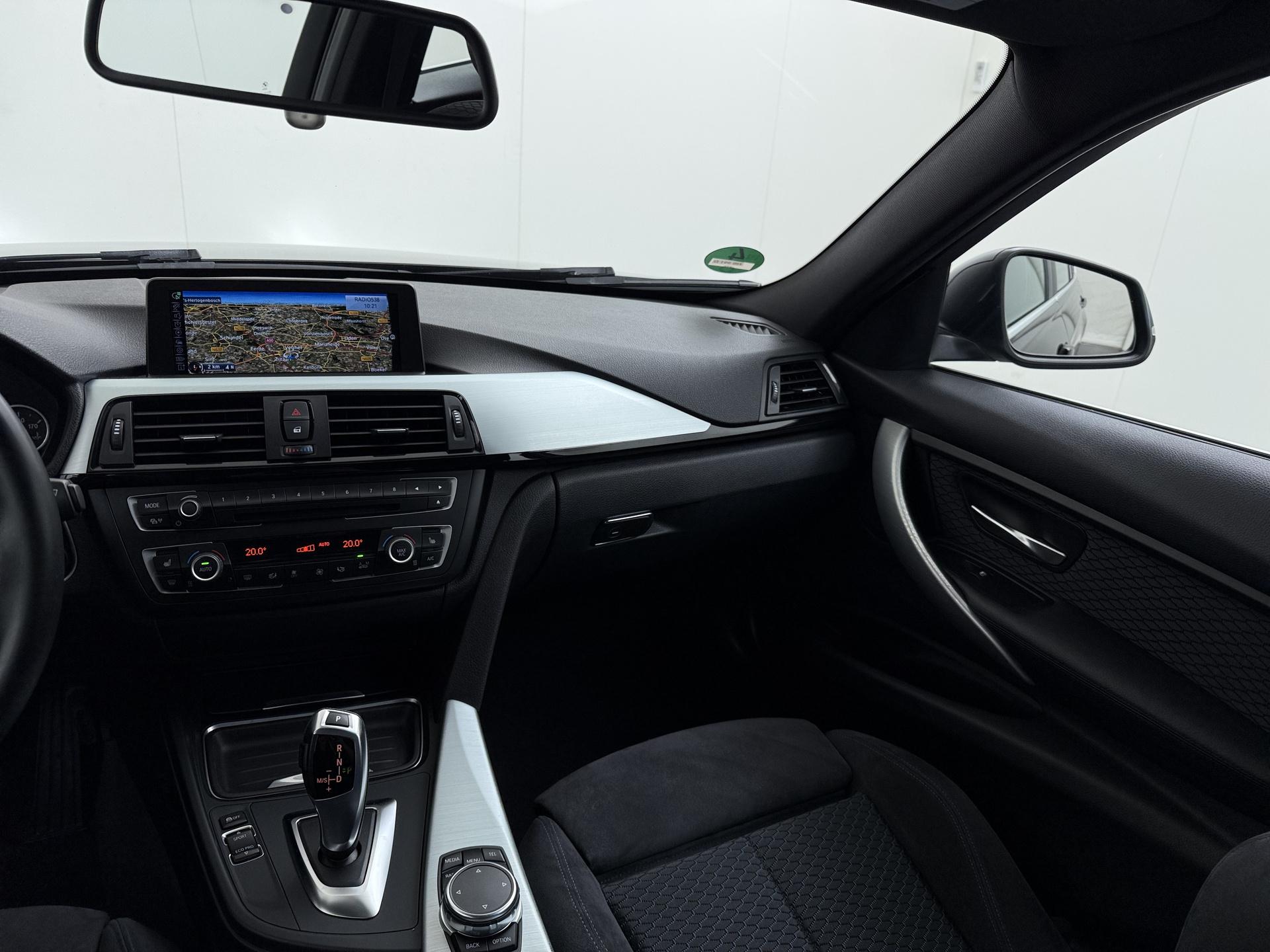 BMW 3-serie Touring 316i Executive 22