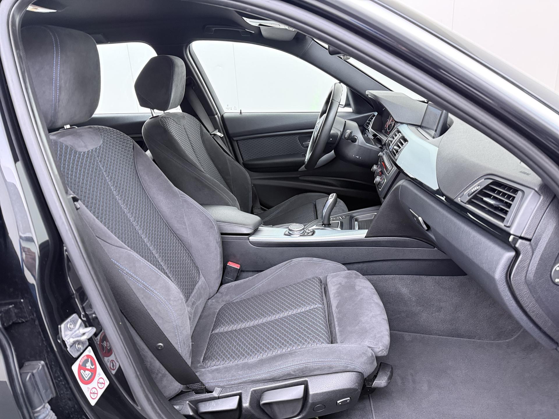 BMW 3-serie Touring 316i Executive 38
