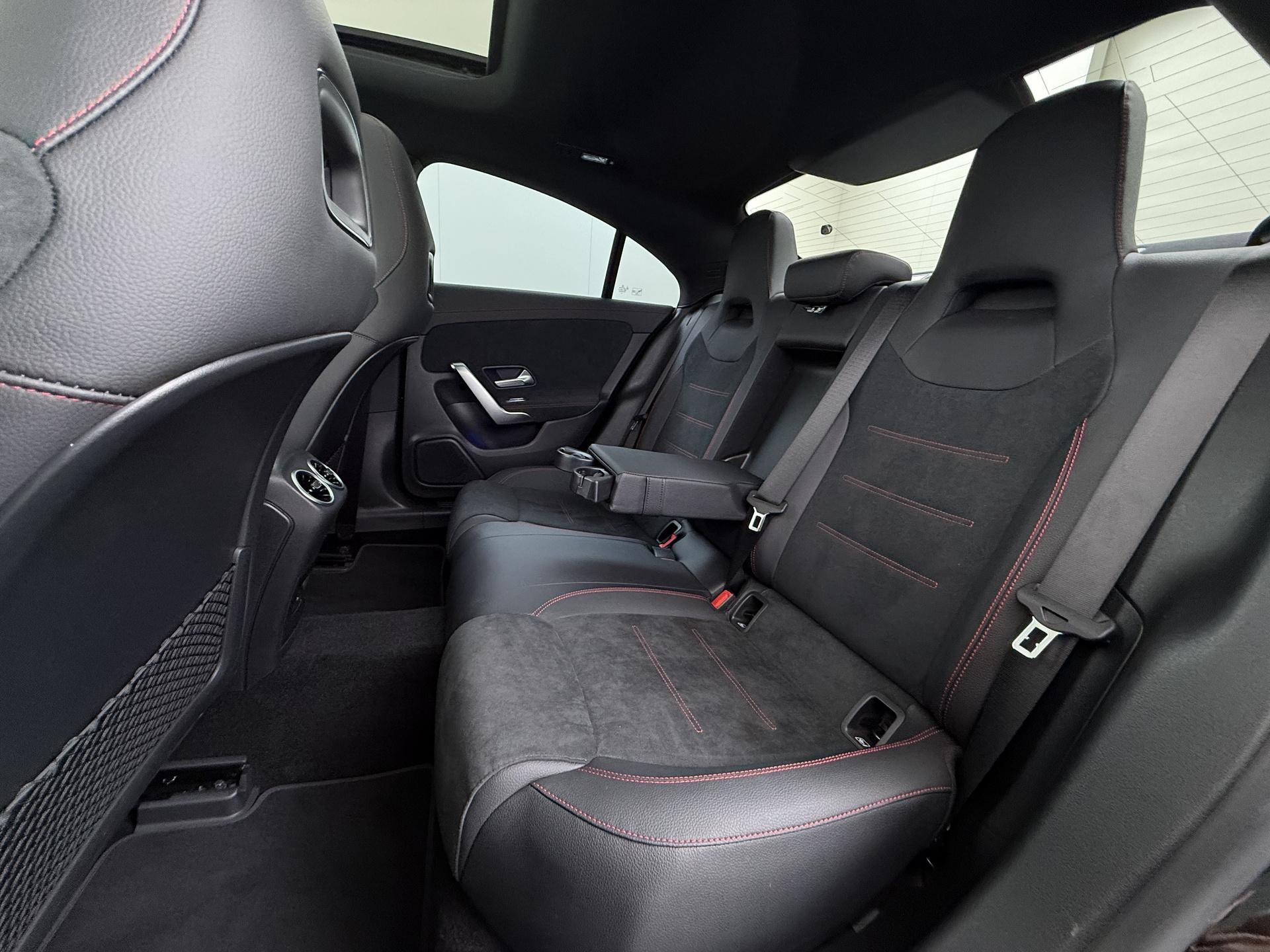 Mercedes-Benz CLA-klasse 250 e AMG Line 26