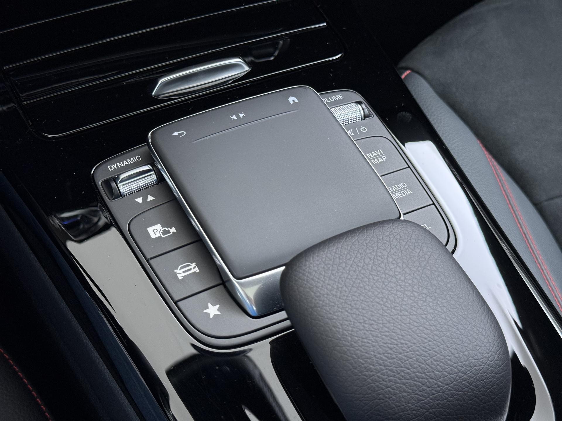 Mercedes-Benz CLA-klasse 250 e AMG Line 46