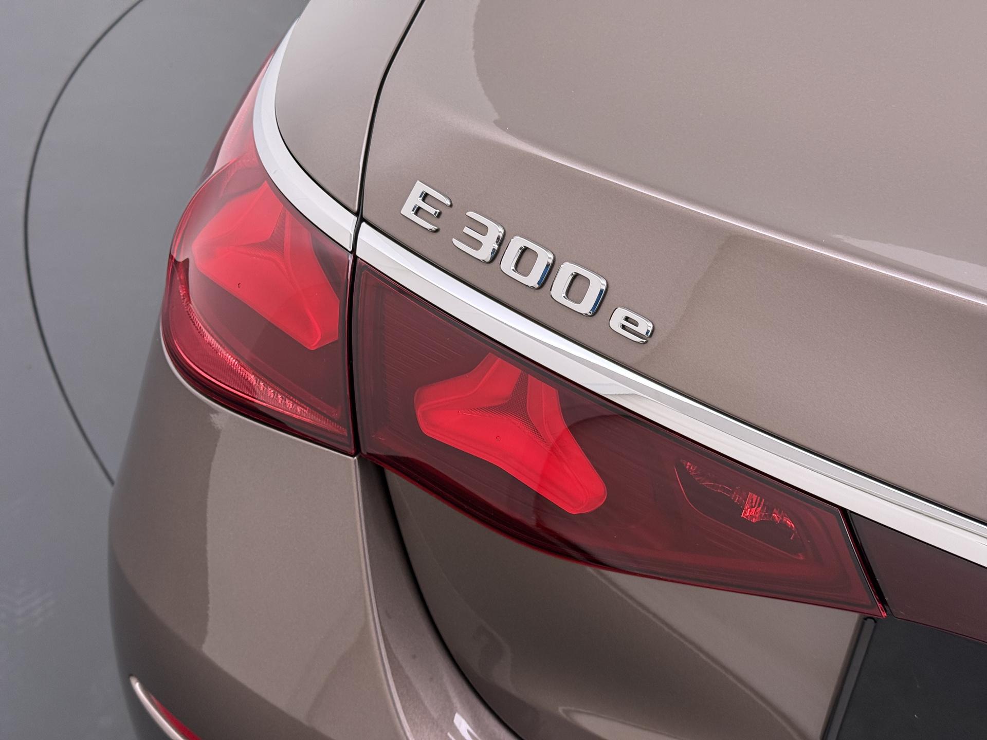 Mercedes-Benz E-klasse 300 e 4MATIC Exclusive Line 15