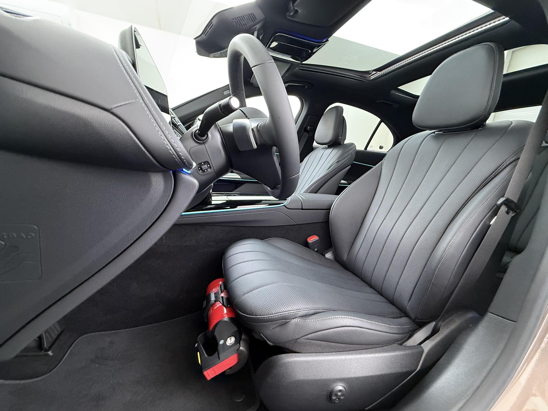 Mercedes-Benz E-klasse 300 e 4MATIC Exclusive Line 24