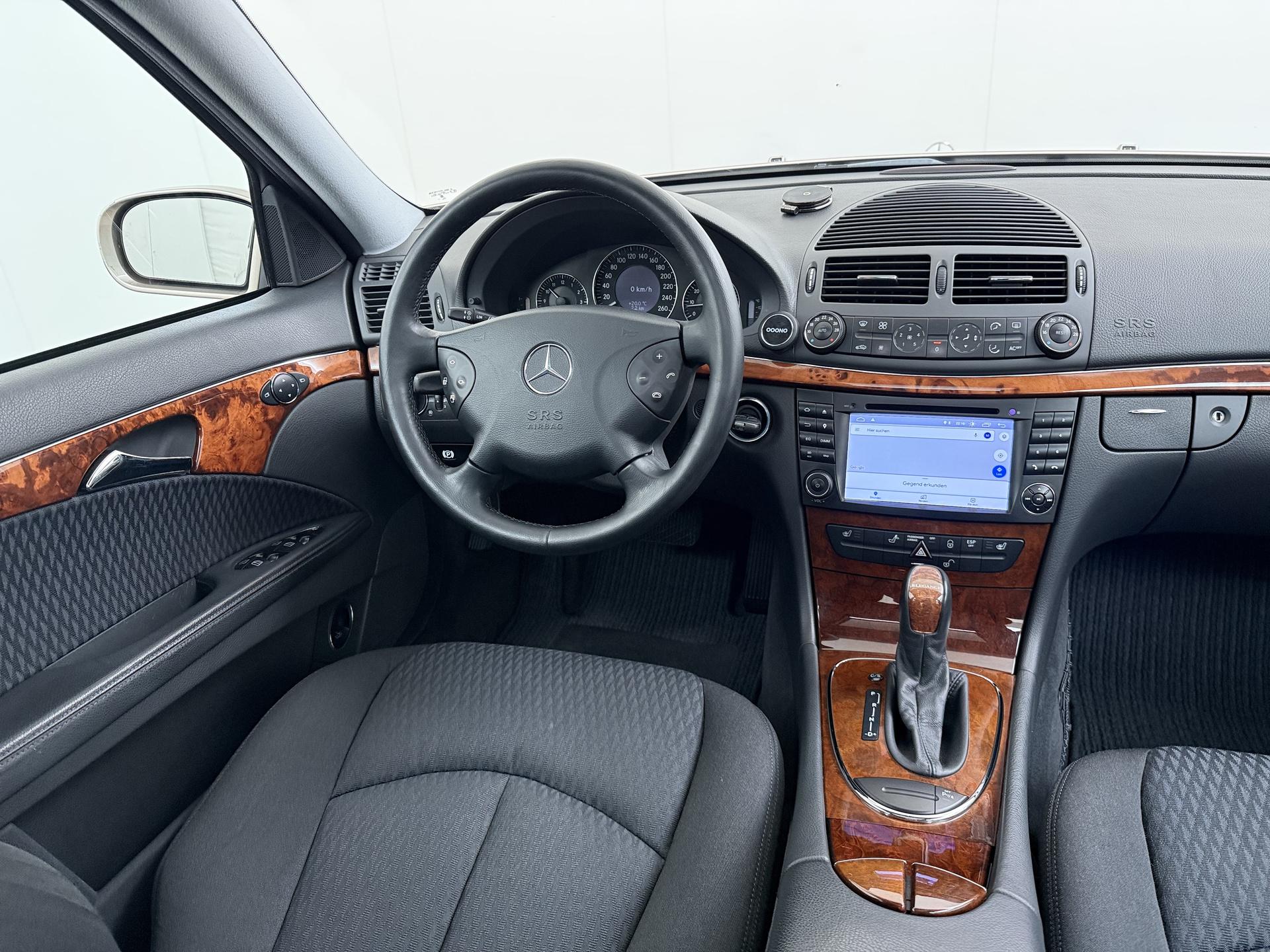Mercedes-Benz E-klasse 240 Classic 21