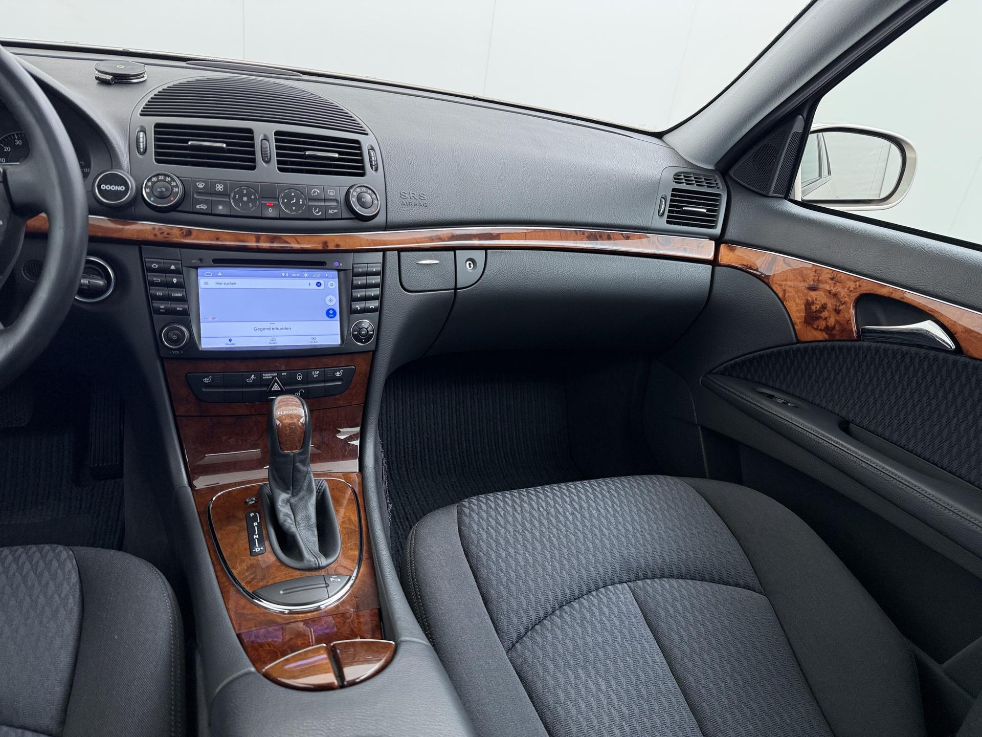 Mercedes-Benz E-klasse 240 Classic 22