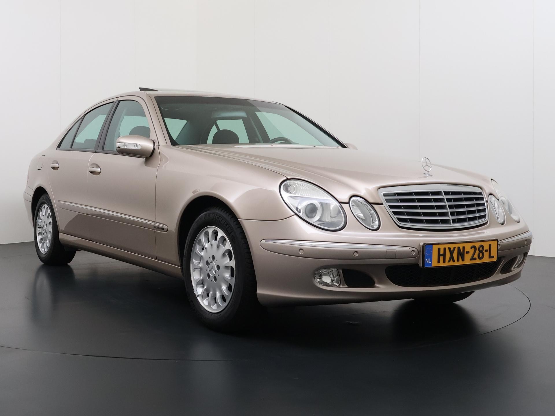 Mercedes-Benz E-klasse 240 Classic 3