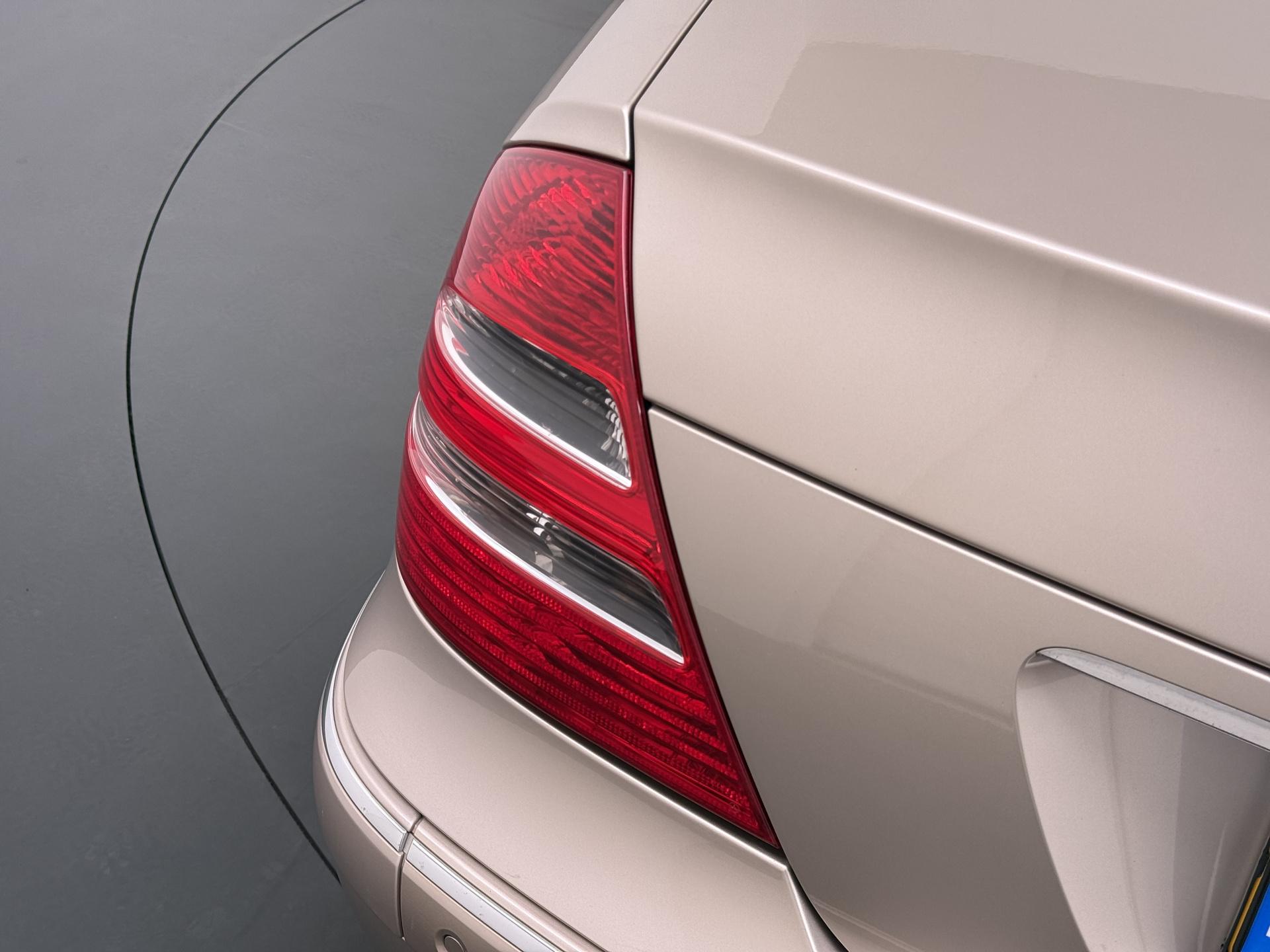 Mercedes-Benz E-klasse 240 Classic 4