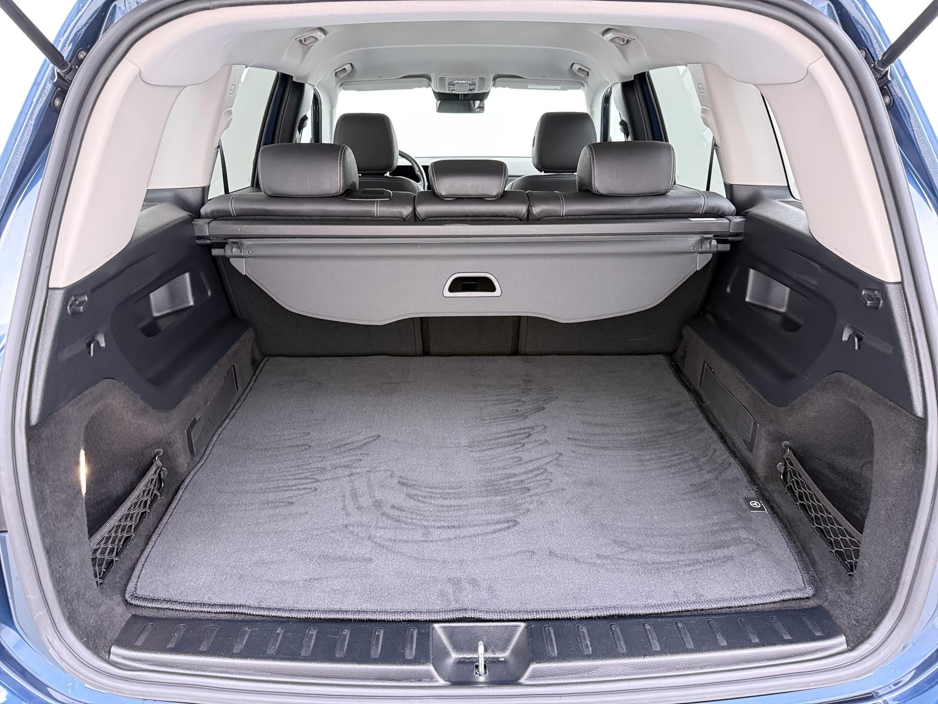 Mercedes-Benz GLB 200 Business Solution AMG 10