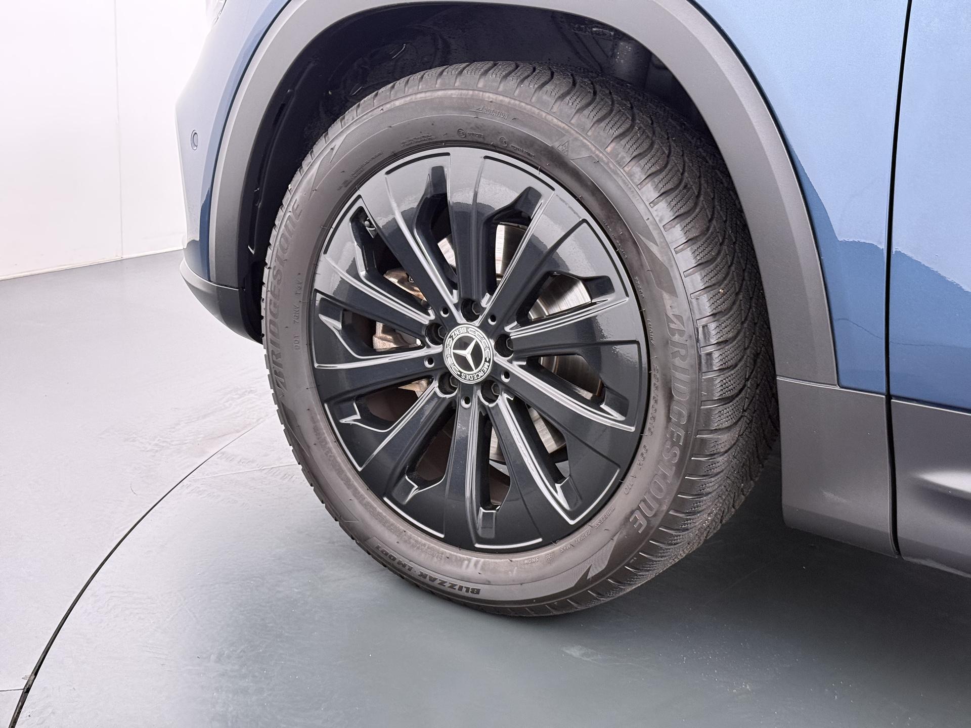 Mercedes-Benz GLB 200 Business Solution AMG 12