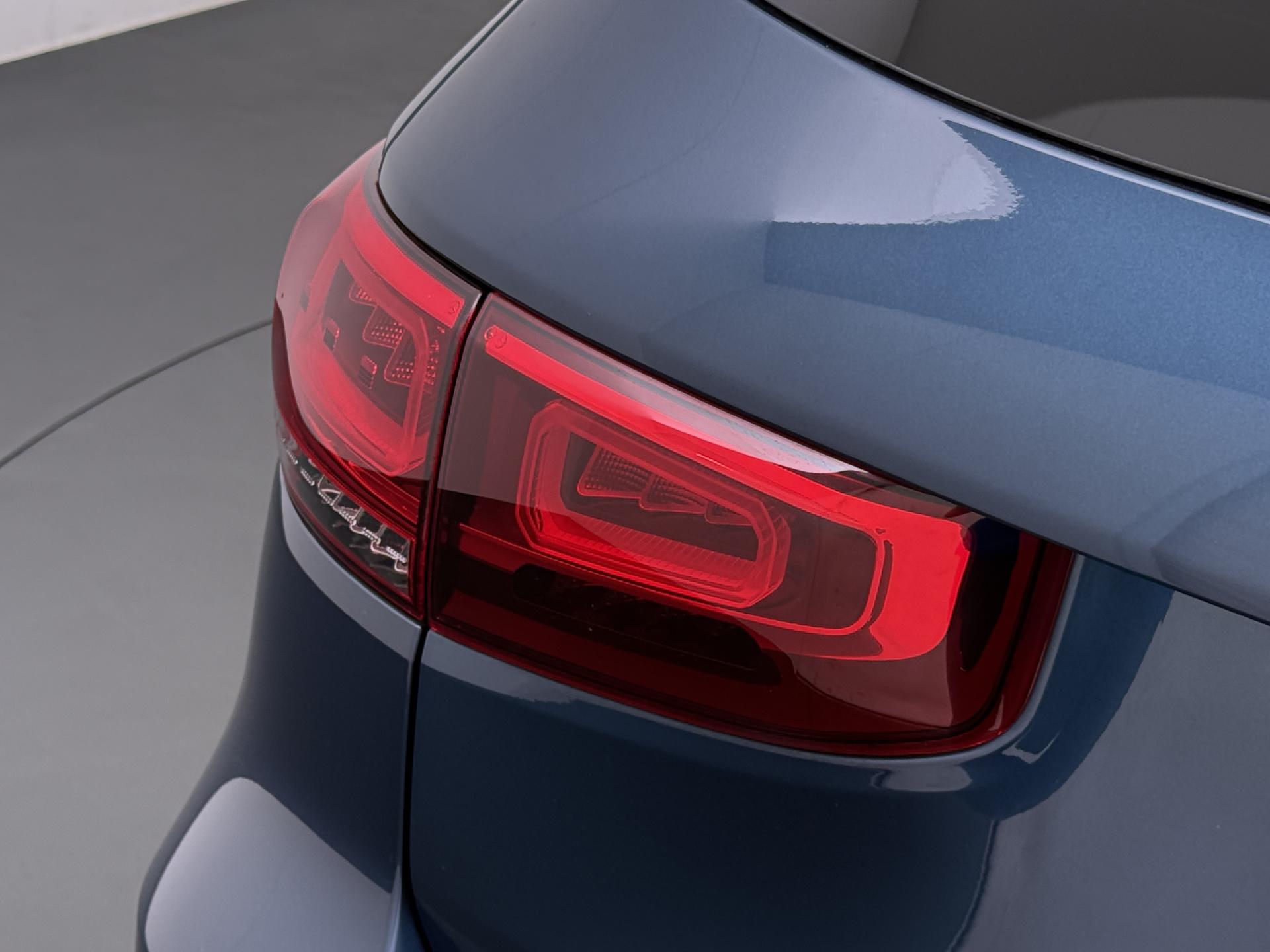 Mercedes-Benz GLB 200 Business Solution AMG 14