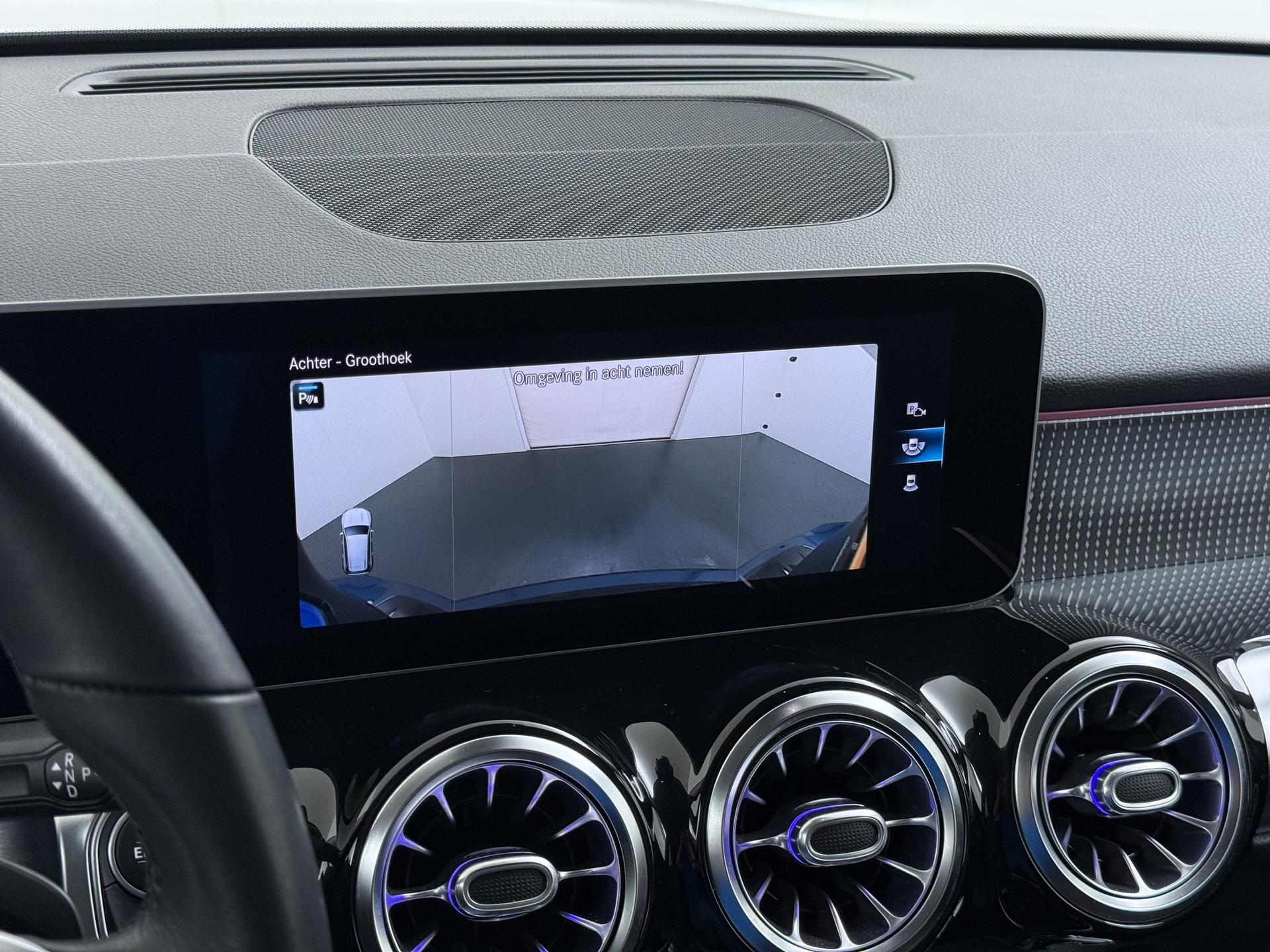 Mercedes-Benz GLB 200 Business Solution AMG 32