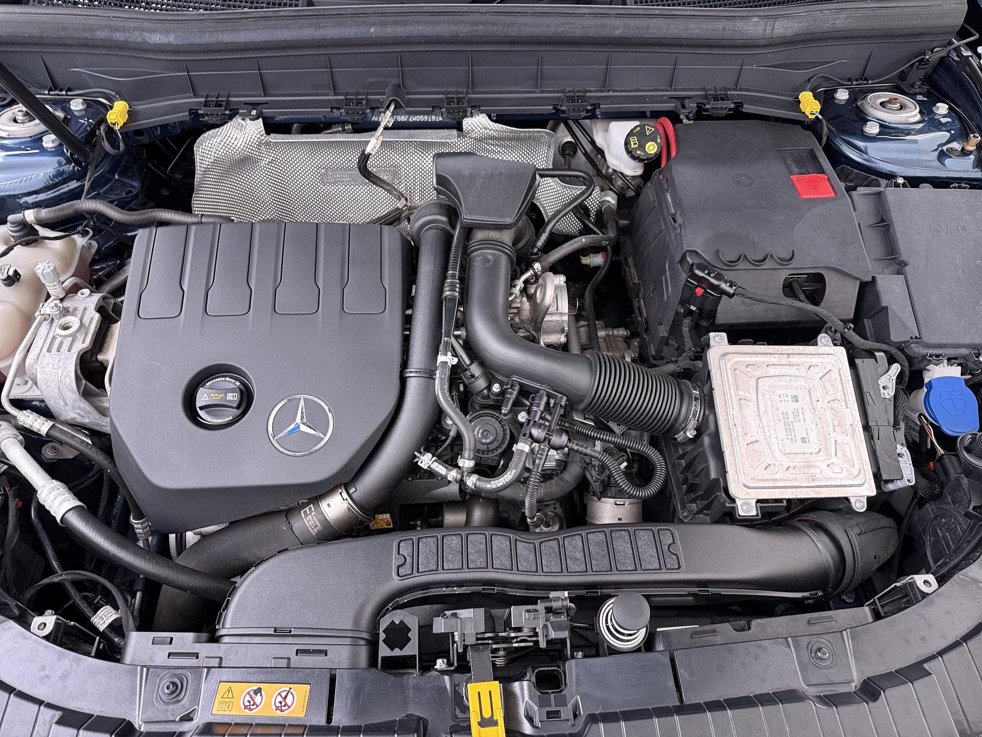 Mercedes-Benz GLB 200 Business Solution AMG 33